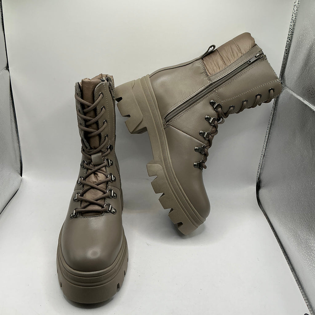 Tamaris sage leather chunky walking style boots