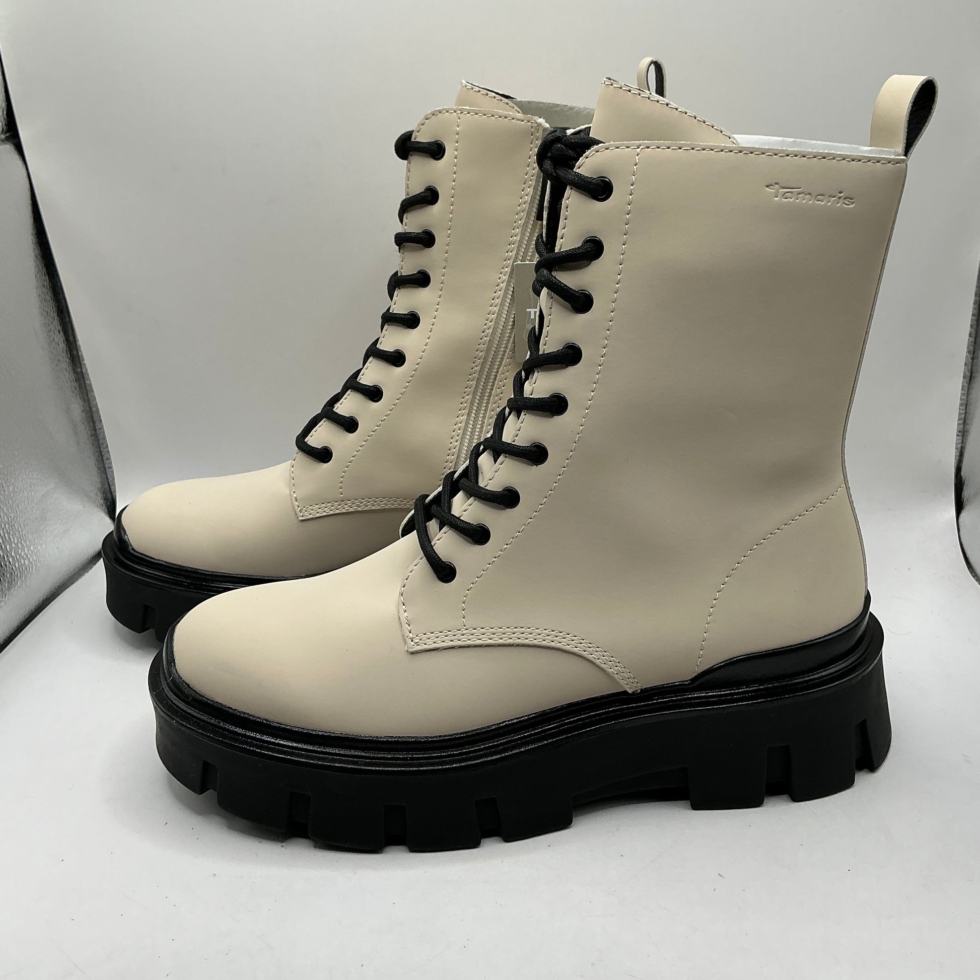 Tamaris faux leather chunky ivory boots