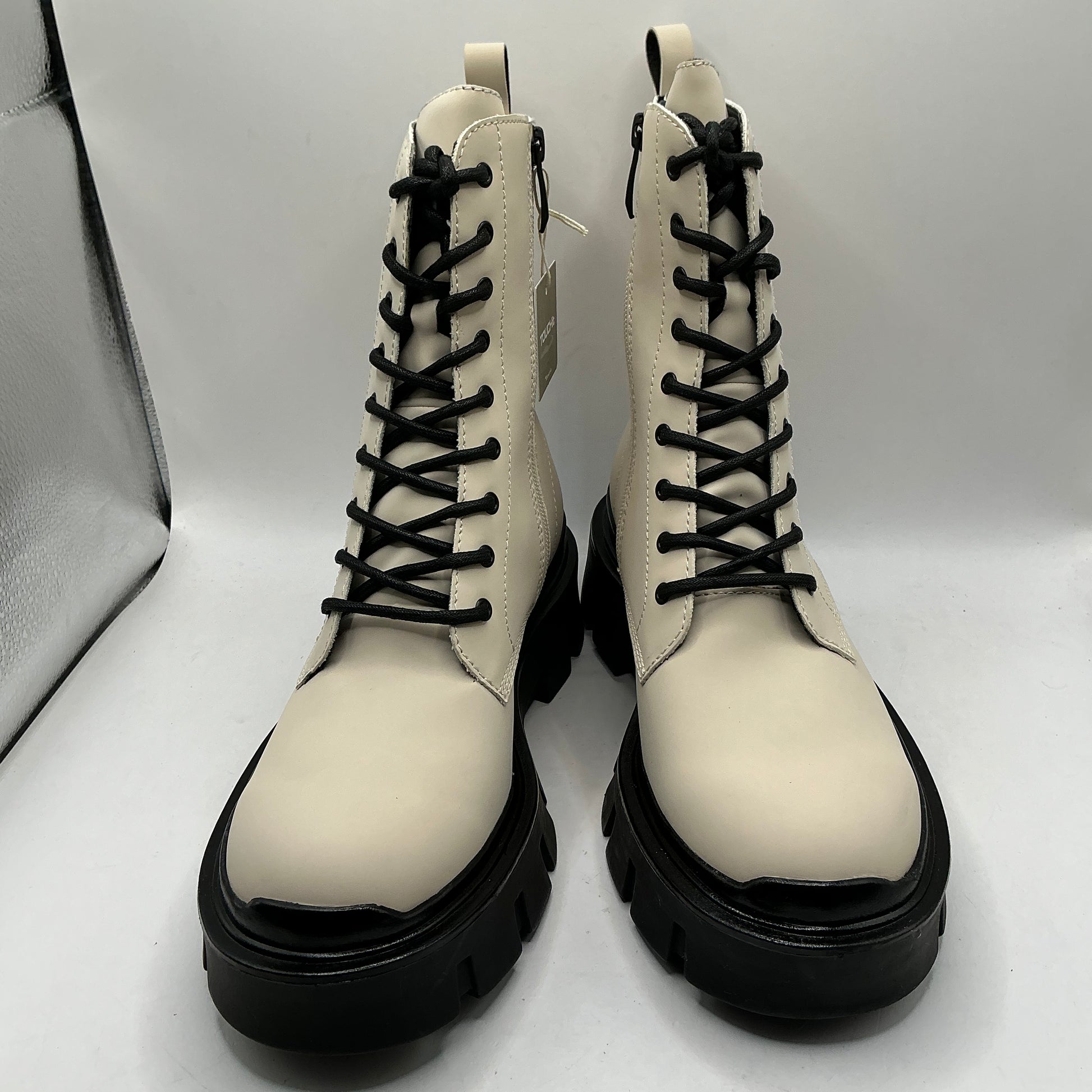 Tamaris faux leather chunky ivory boots