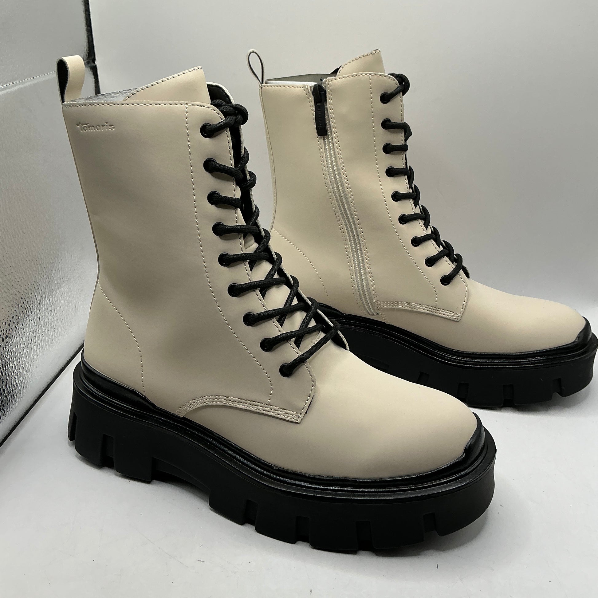 Tamaris faux leather chunky ivory boots