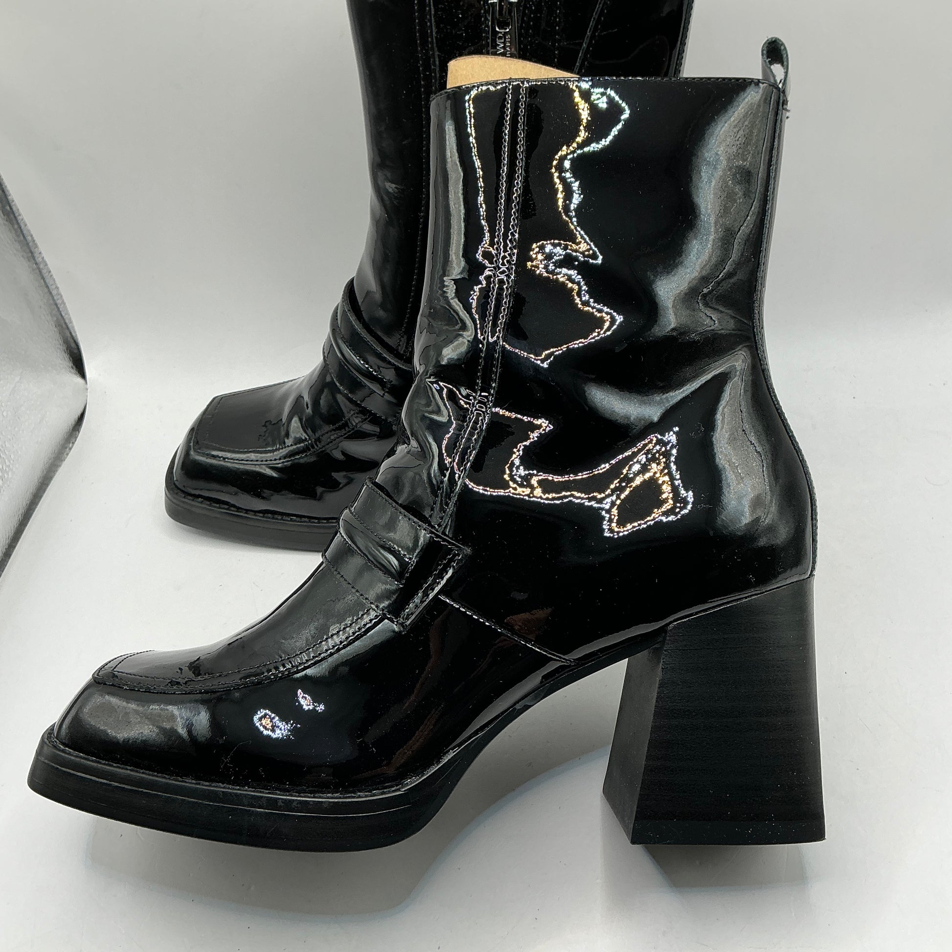 Newd Tamaris patent leather ankle boots