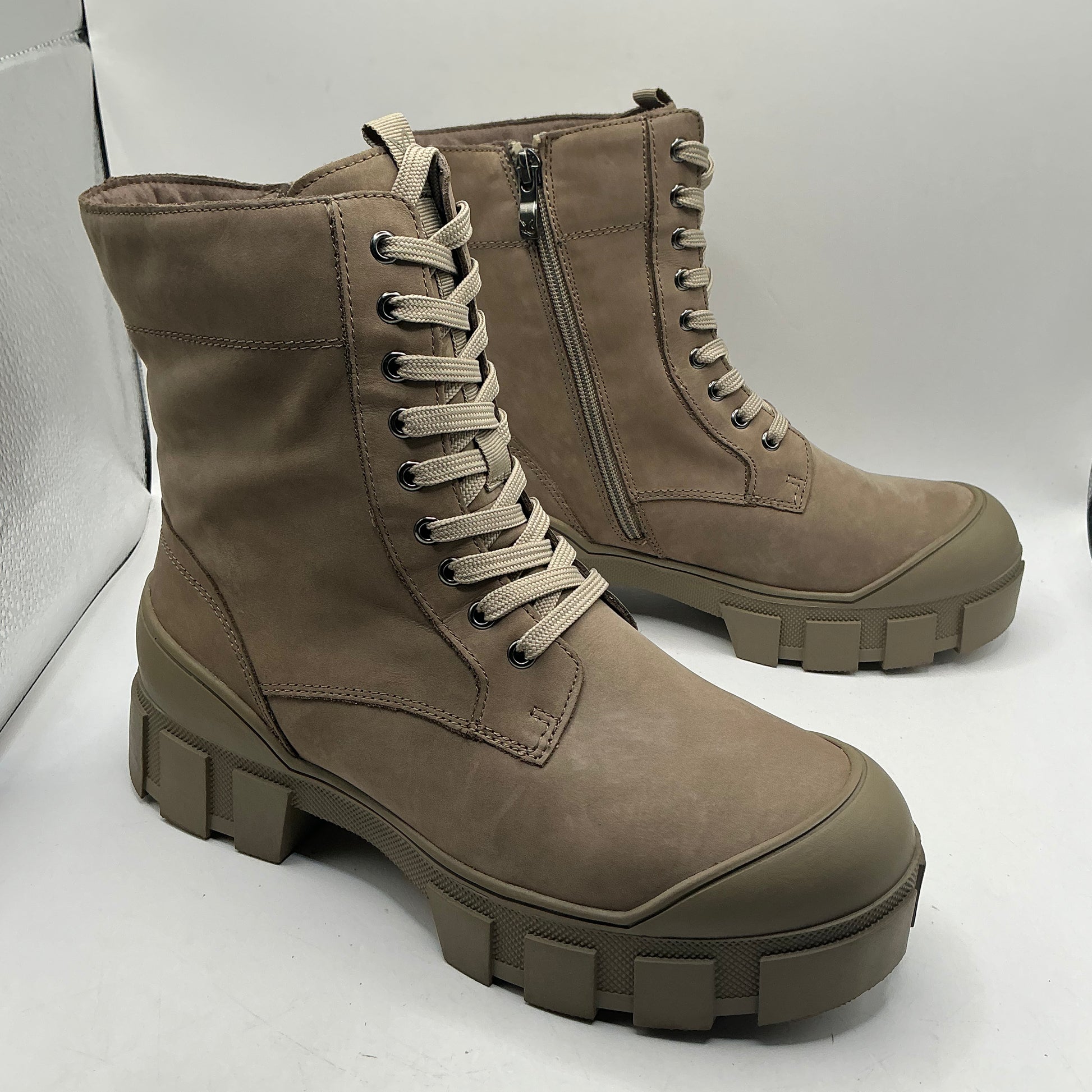 Caprice, Mud Nubuck  woolly lined ankle boots