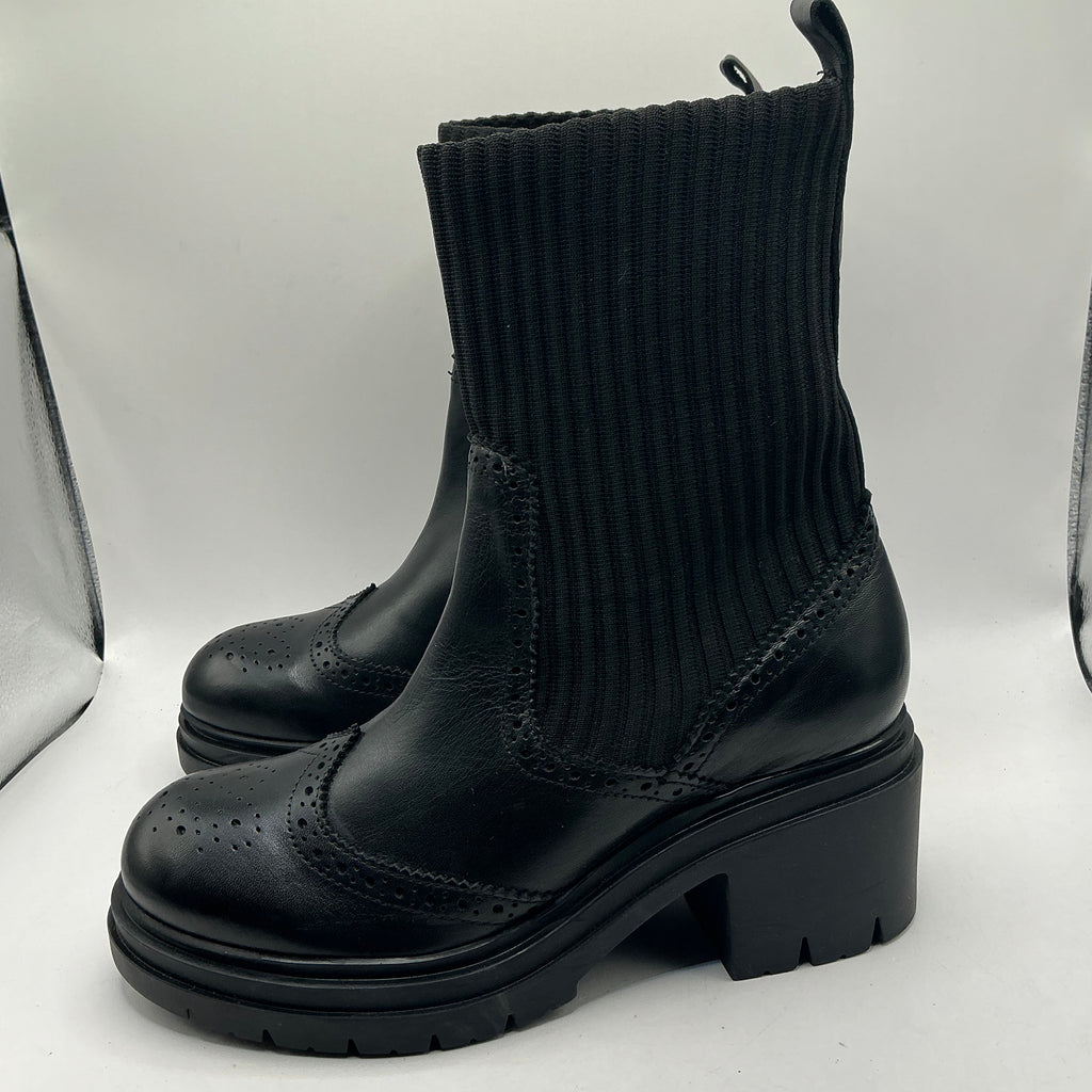Inuovo black leather and fabric ankle boots