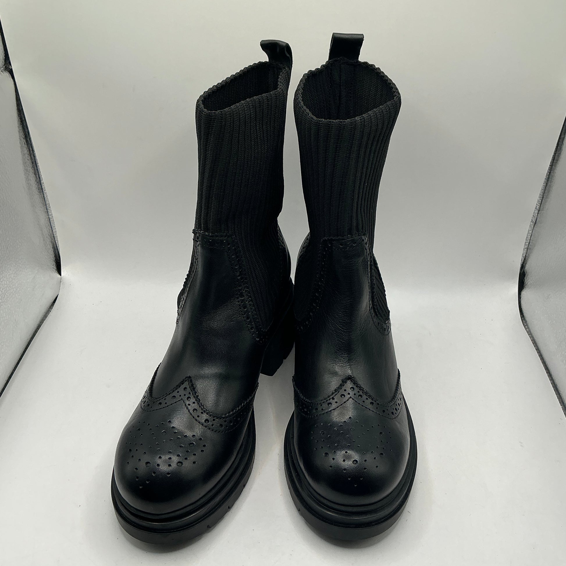 Inuovo black leather and fabric ankle boots
