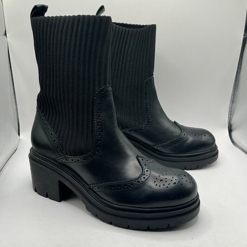 Inuovo black leather and fabric ankle boots