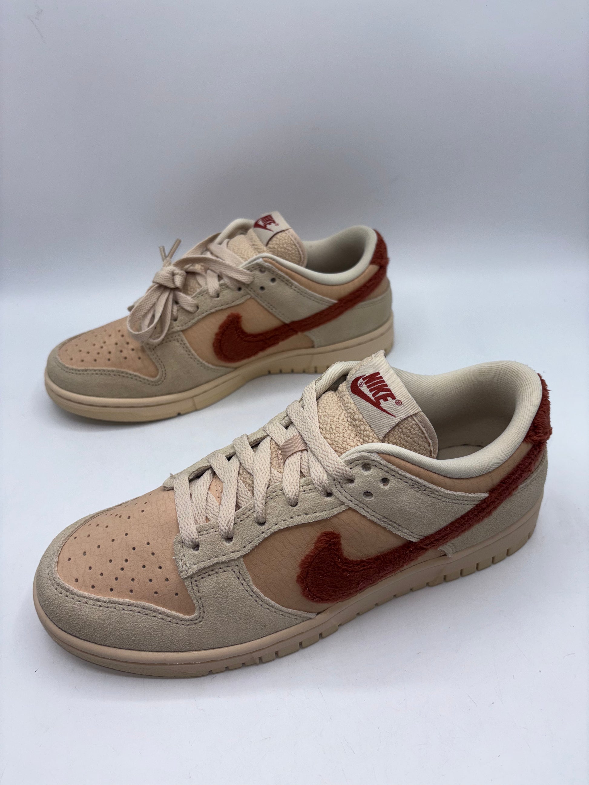 Nike Dunk Low Trainers (size 6)