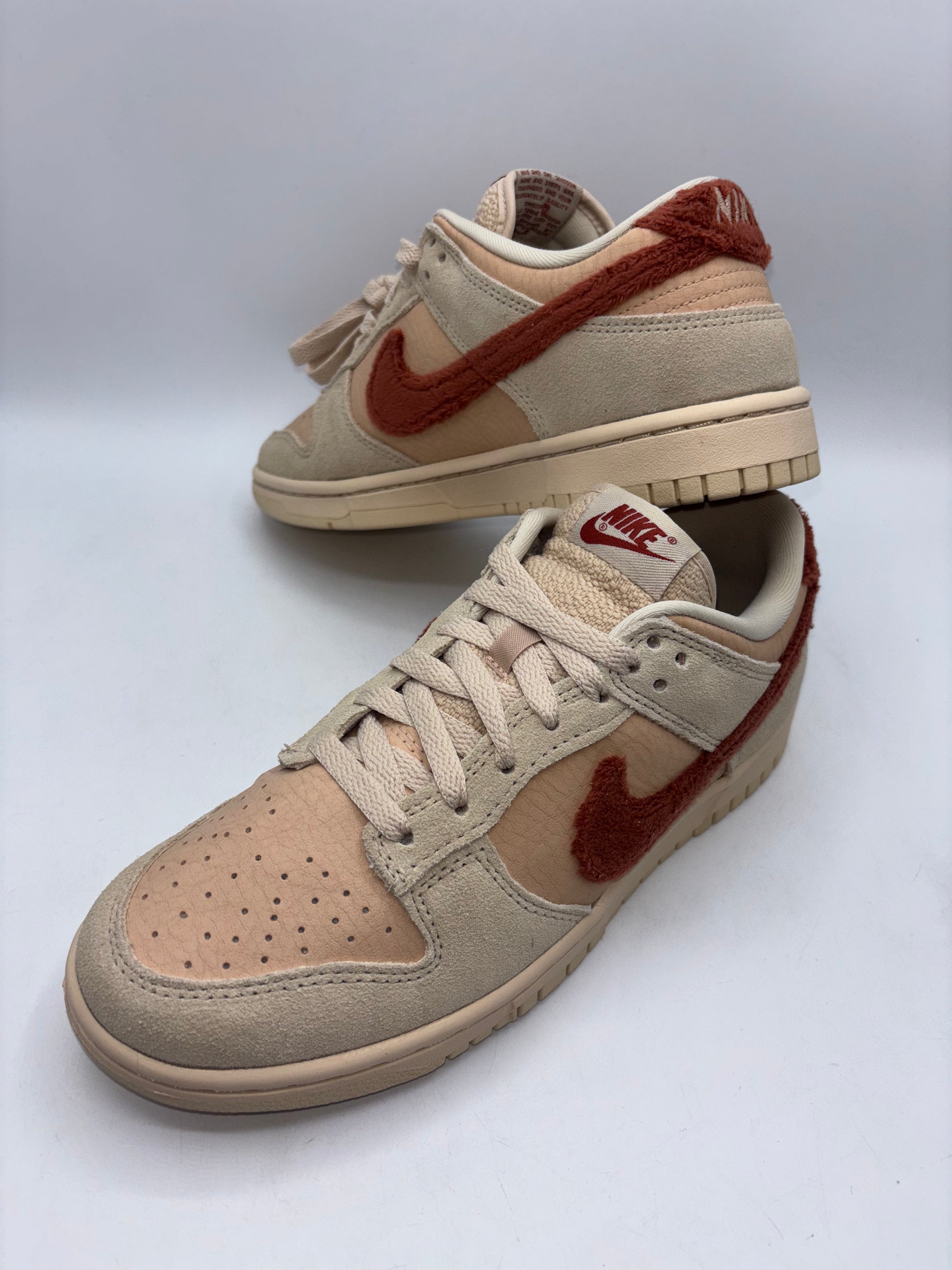 Nike Dunk Low Trainers (size 6)