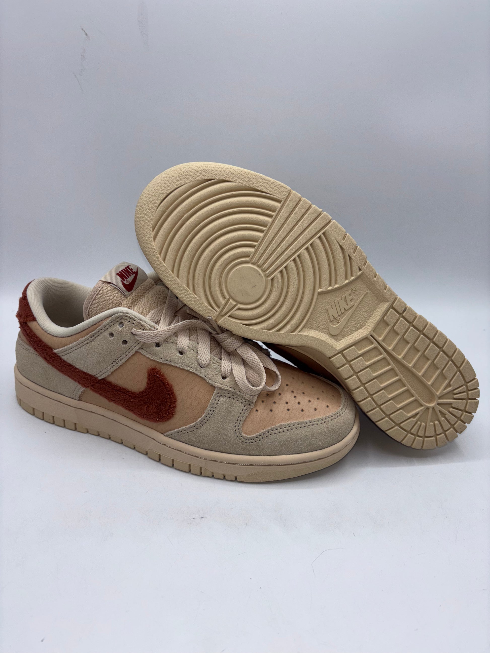 Nike Dunk Low Trainers (size 6)