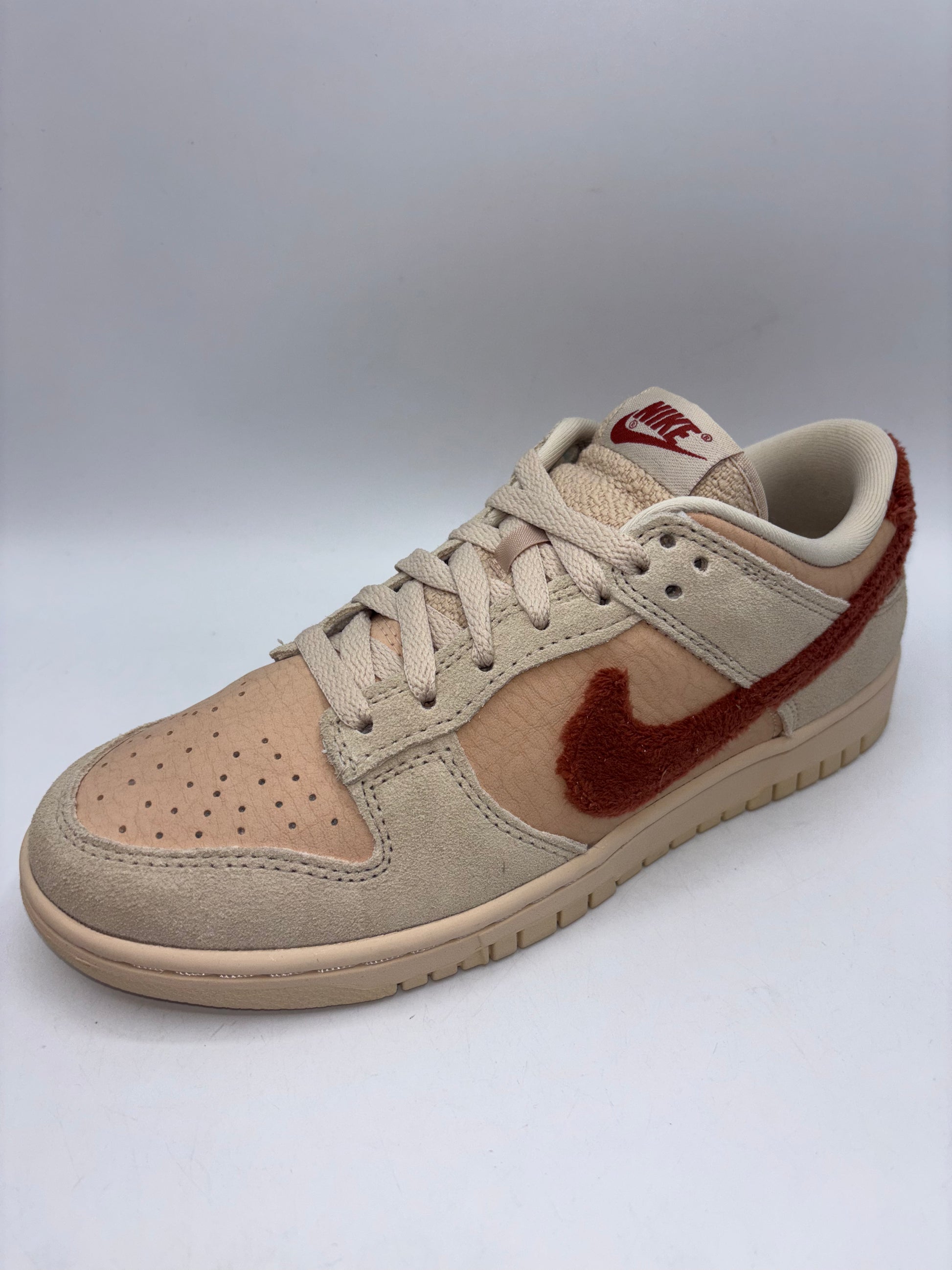 Nike Dunk Low Trainers (size 6)