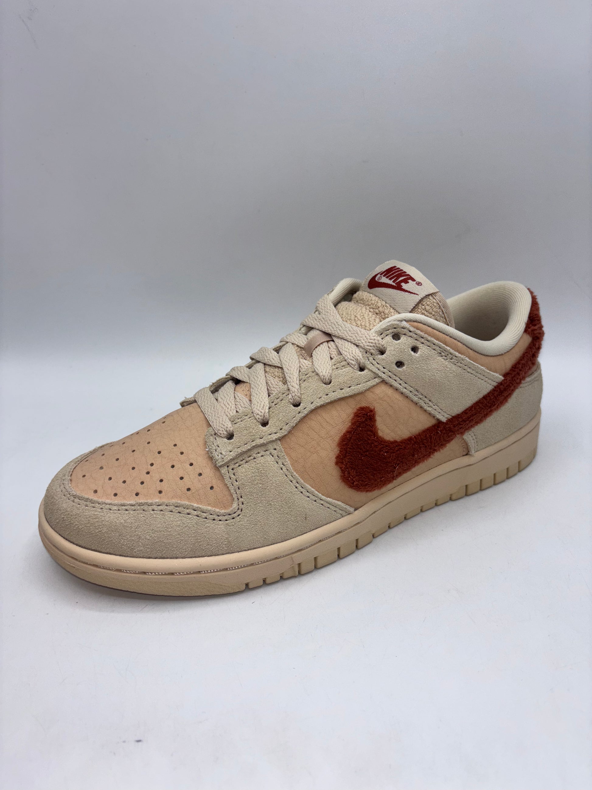 Nike Dunk Low Trainers (size 6)