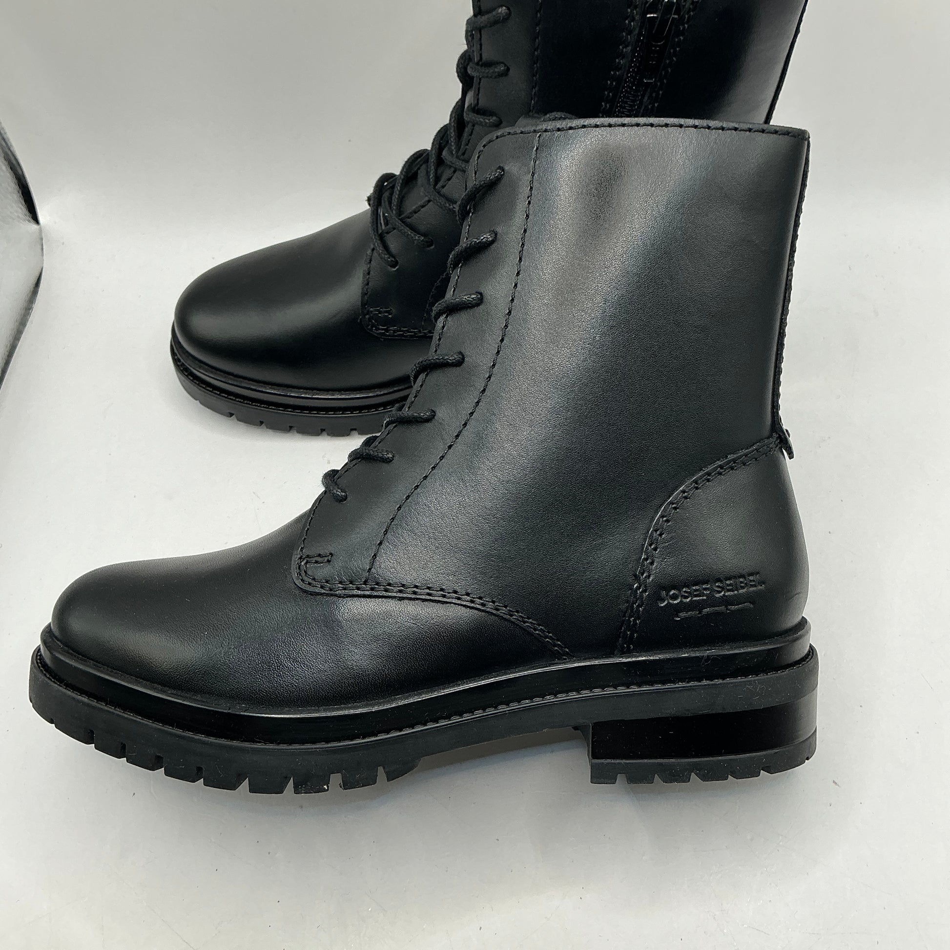 Josef seibel “Stacey 07” black leather ankle boots size 3