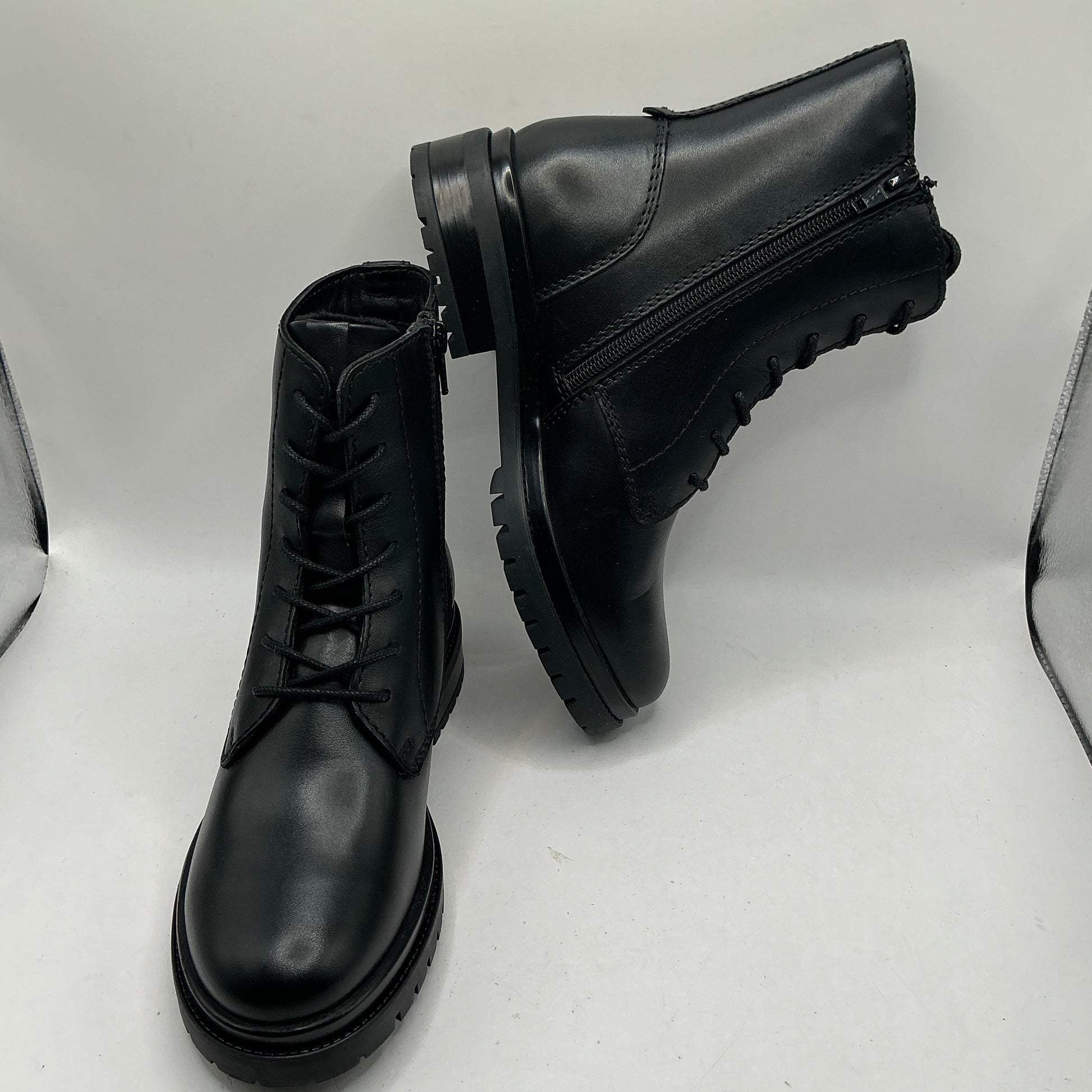 Josef seibel “Stacey 07” black leather ankle boots size 3