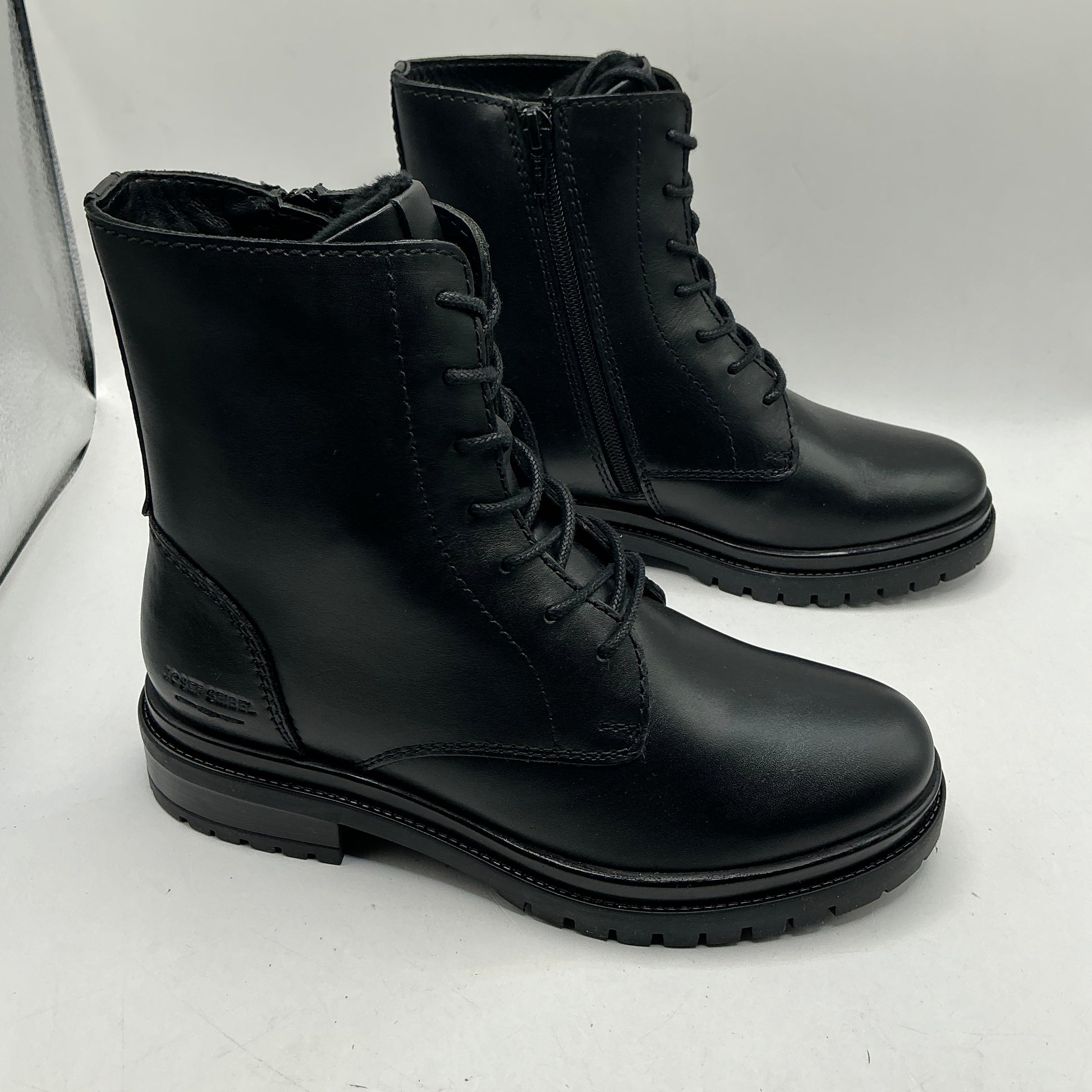 Josef seibel “Stacey 07” black leather ankle boots size 3