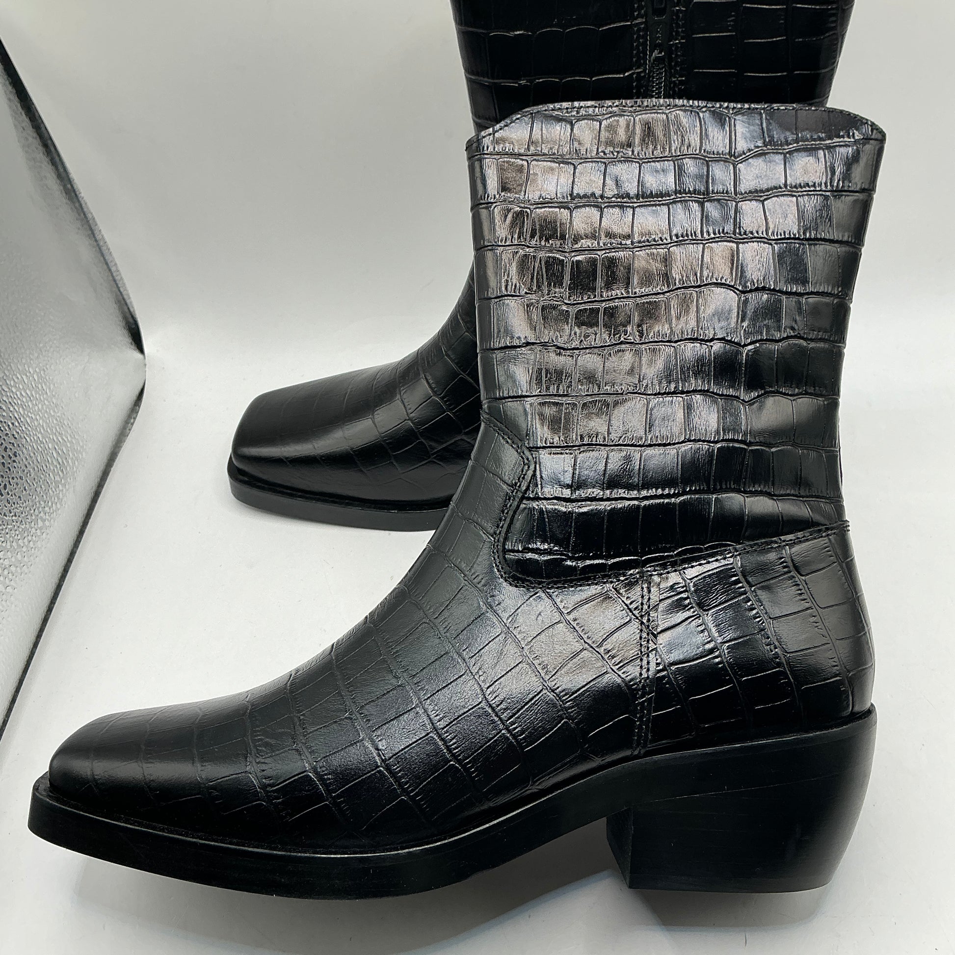 SCOTCH & SODA

Hannah, black Leather Ankle Boot