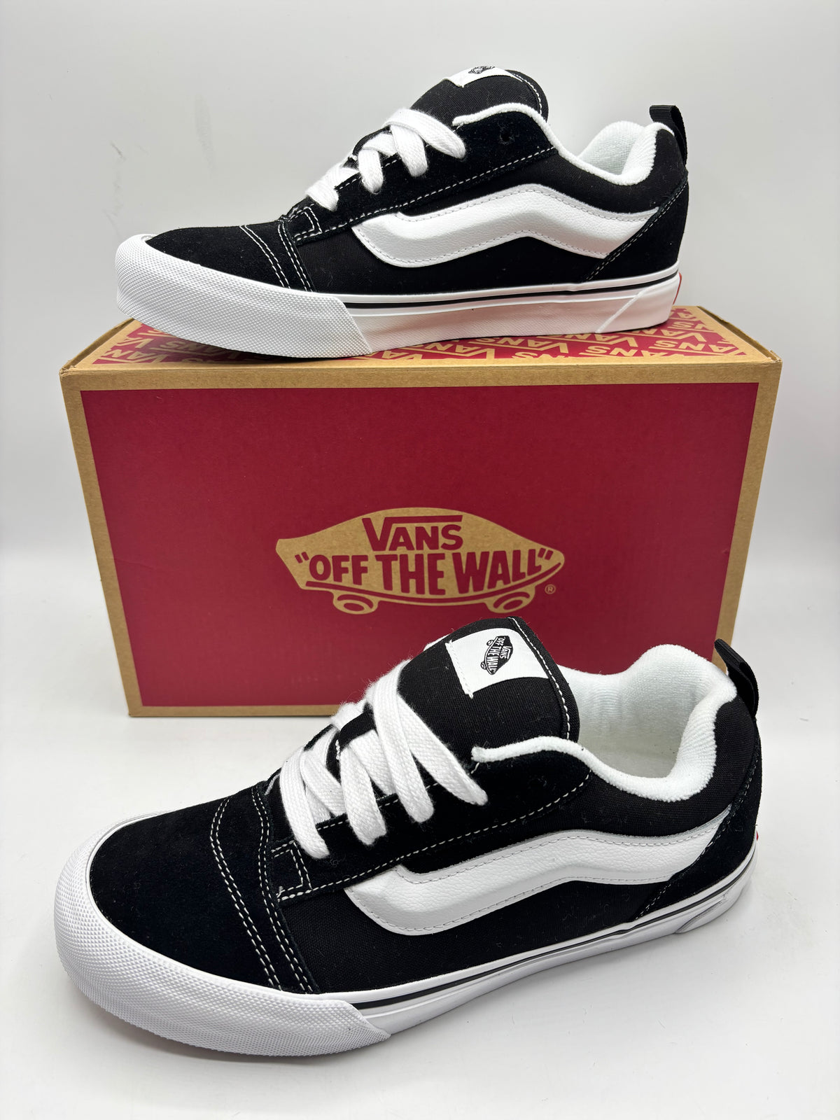 Vans Knu Skool padded low-top sneakers (size 6&7 unisex) black/white