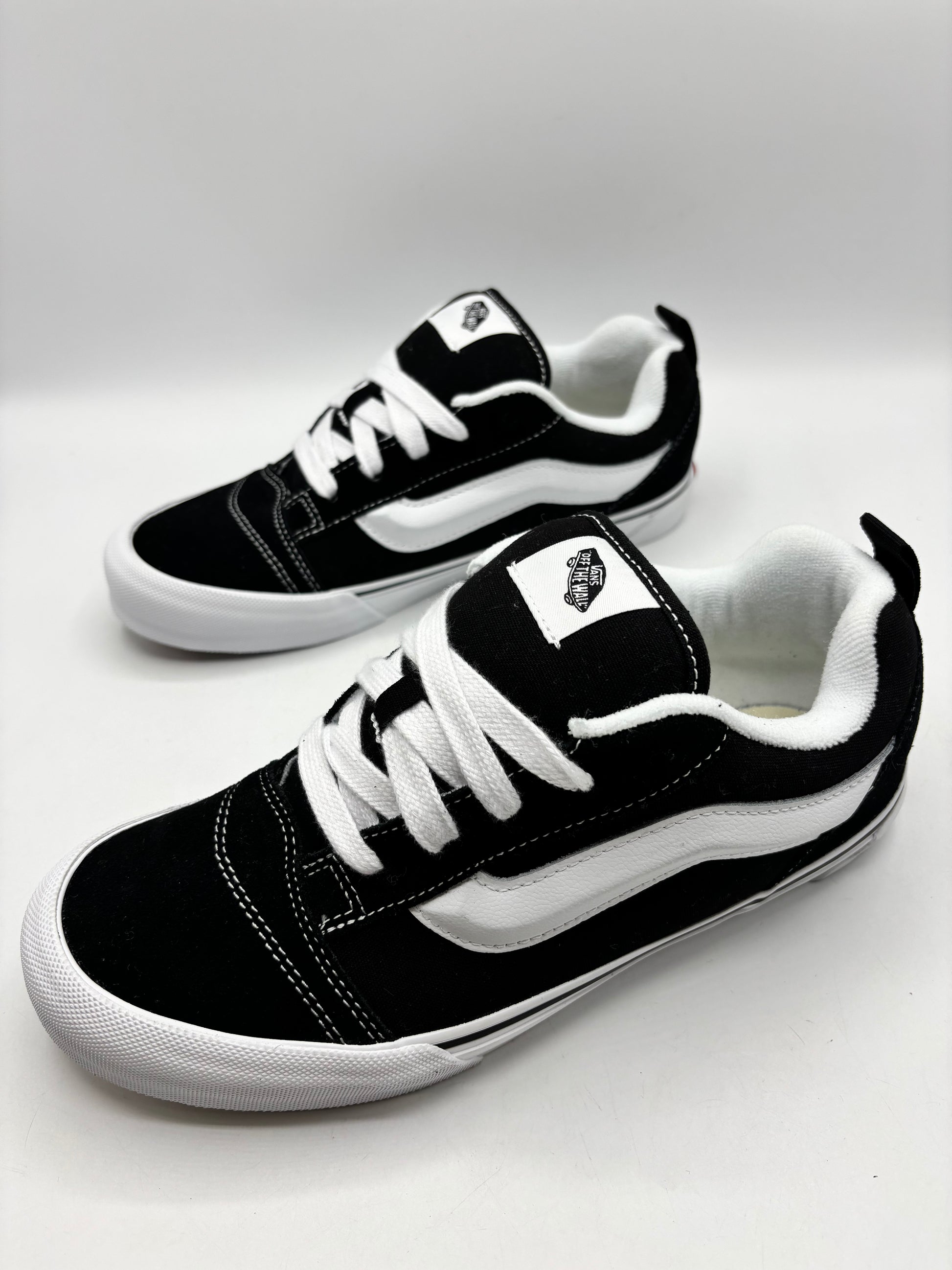 Vans Knu Skool padded low-top sneakers (size 6&7 unisex) black/white