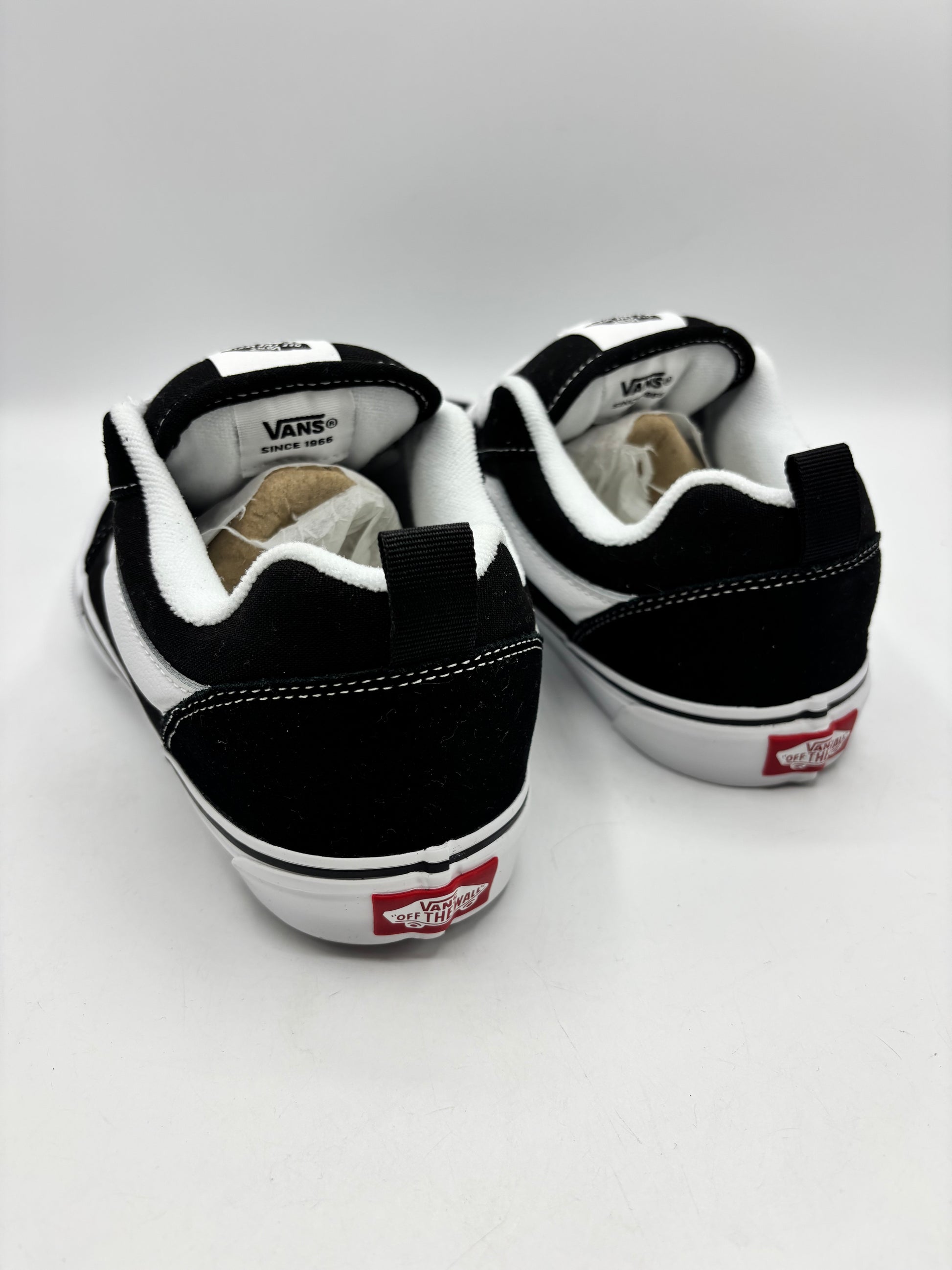 Vans Knu Skool padded low-top sneakers (size 6&7 unisex) black/white