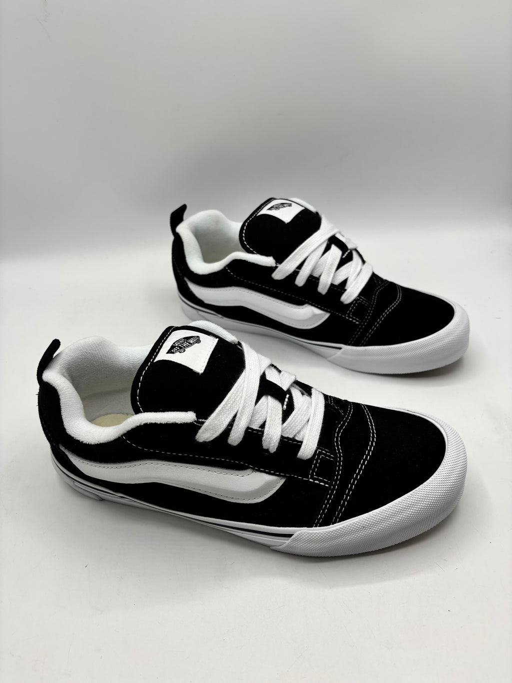 Vans Knu Skool padded low-top sneakers (size 6&7 unisex) black/white