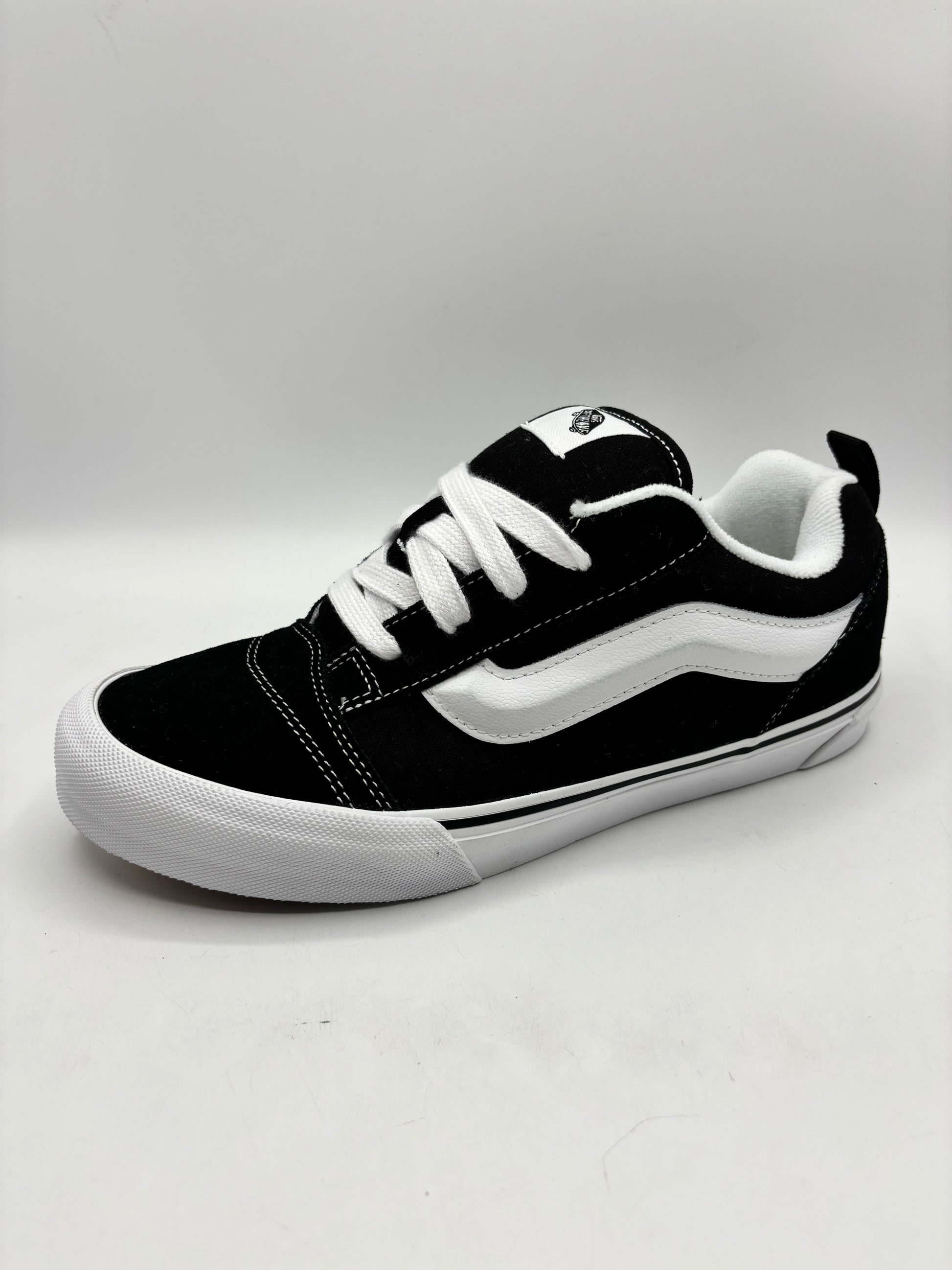 Vans Knu Skool padded low-top sneakers (size 6&7 unisex) black/white
