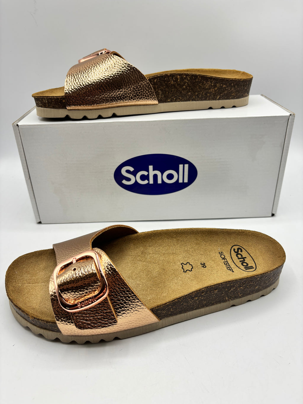 Scholl “Ginni” sandals in rose gold, size 6