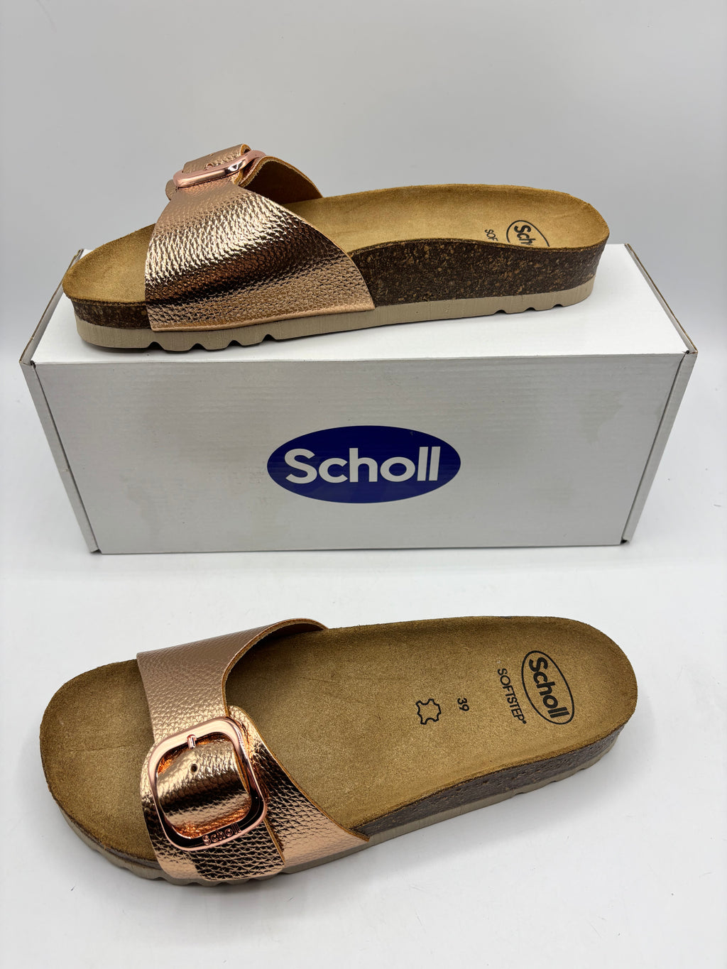 Scholl “Ginni” sandals in rose gold, size 6
