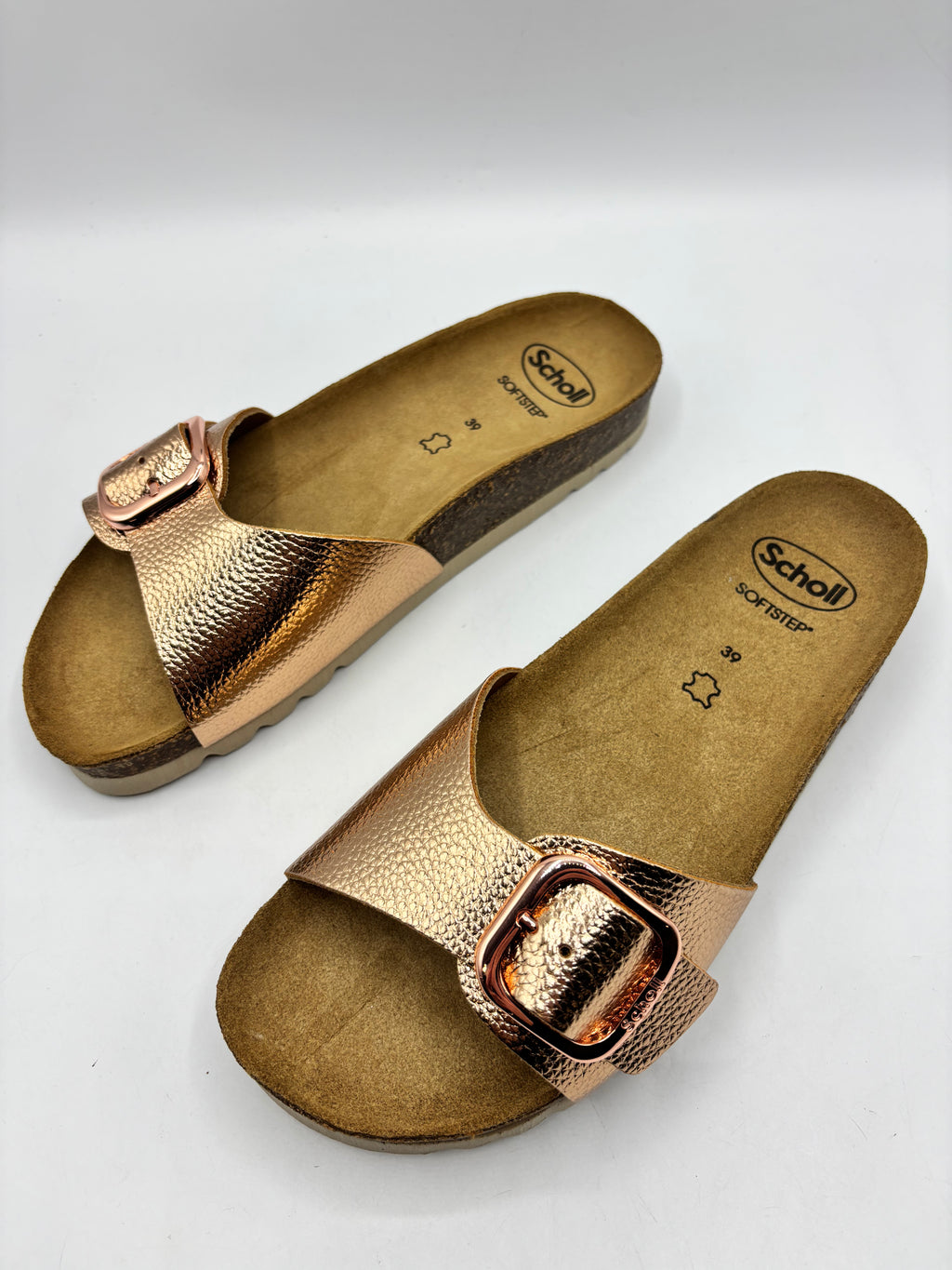 Scholl “Ginni” sandals in rose gold, size 6