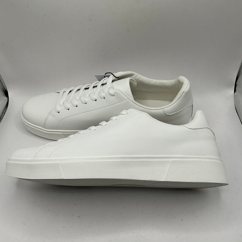 Pier One men’s white shoes