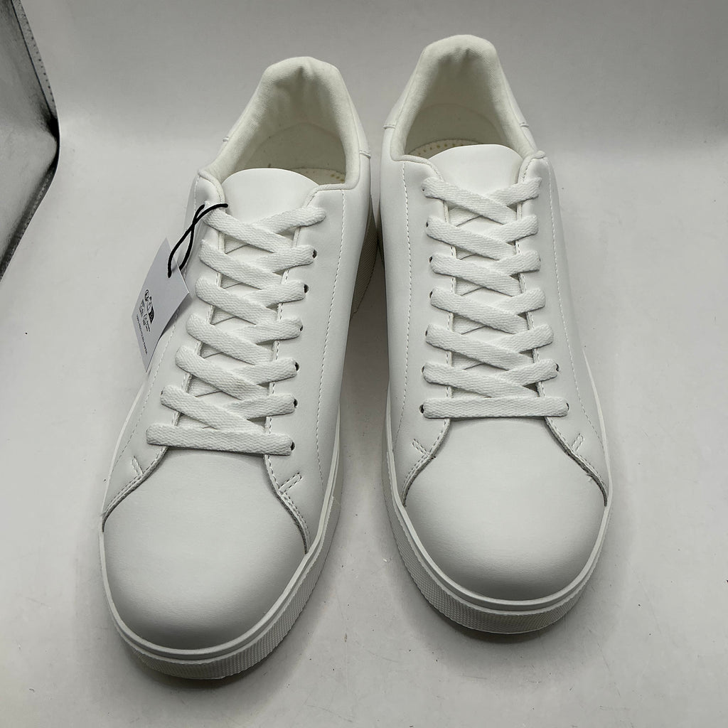 Pier One men’s white shoes