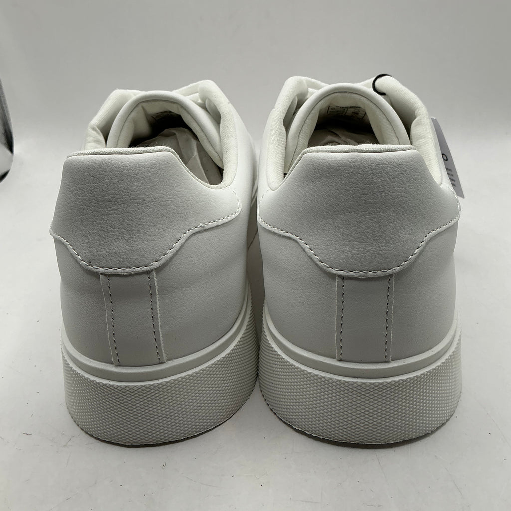 Pier One men’s white shoes