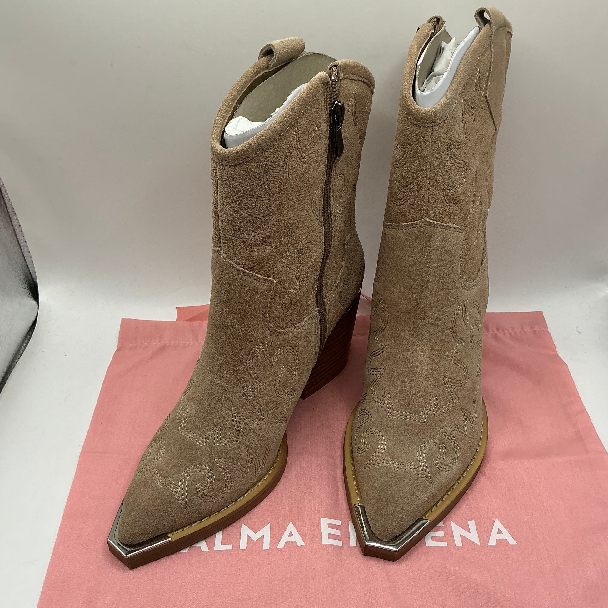 Alma en Pena
Cowboy/biker ankle boot - light brown
