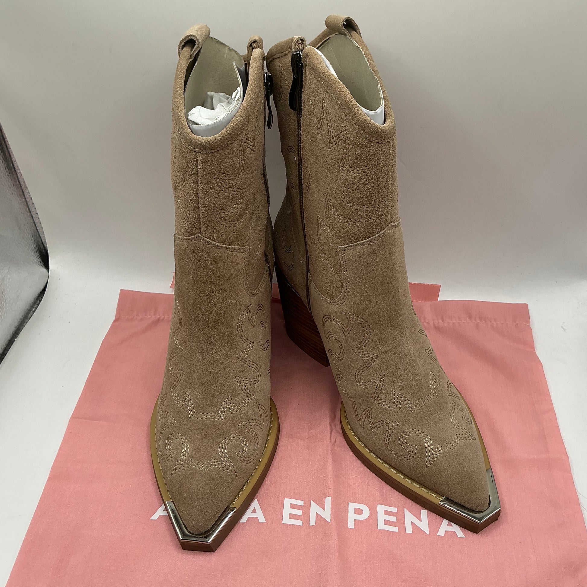 Alma en Pena
Cowboy/biker ankle boot - light brown