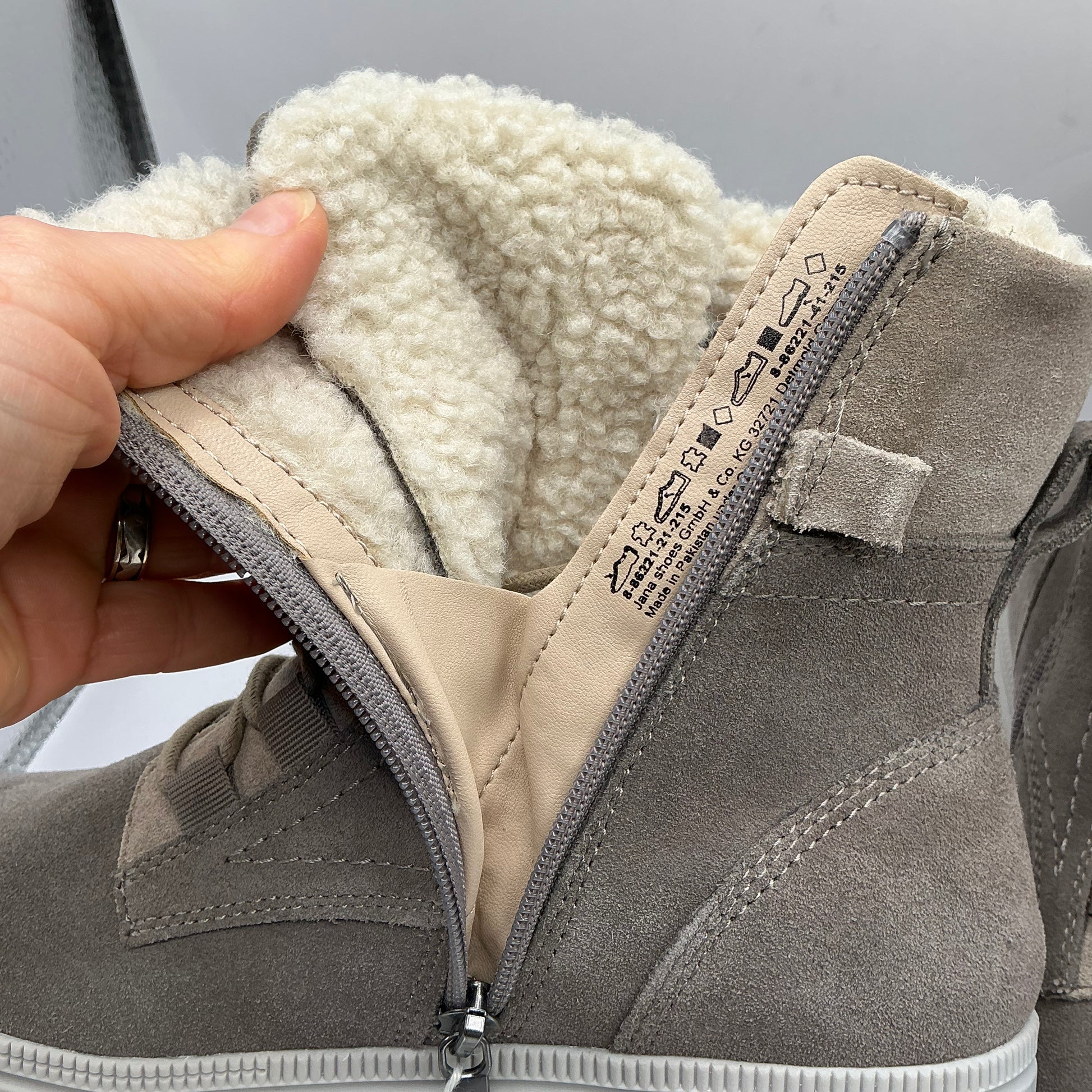 Tamaris comfort, two tone suede boots with woolly lining