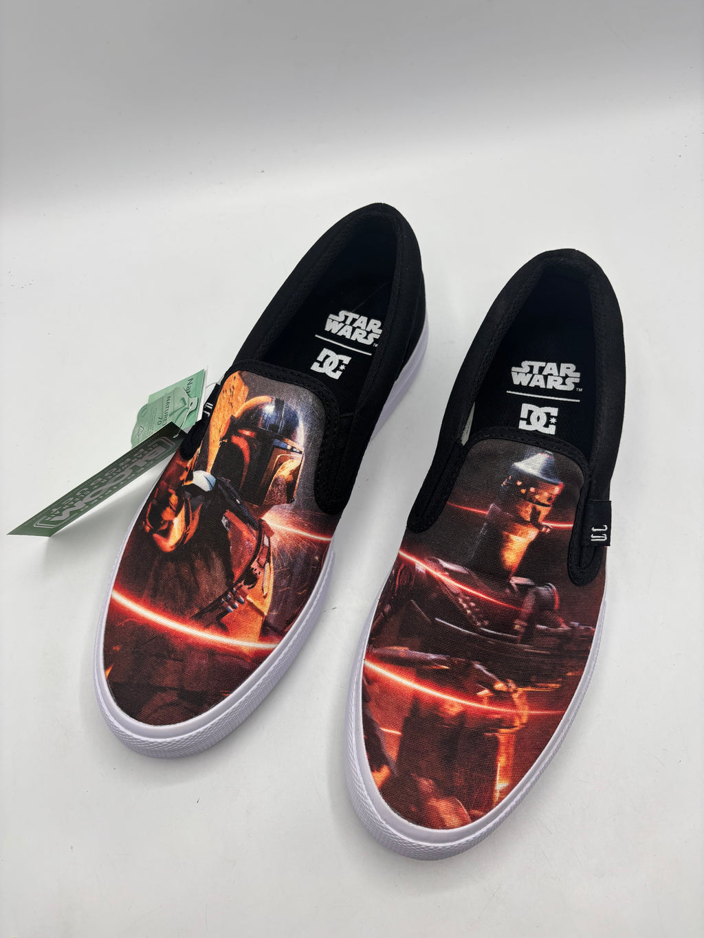 DC Unisex X Star Wars The Mandalorian Sneaker Collection Skate Shoe, size 7.5