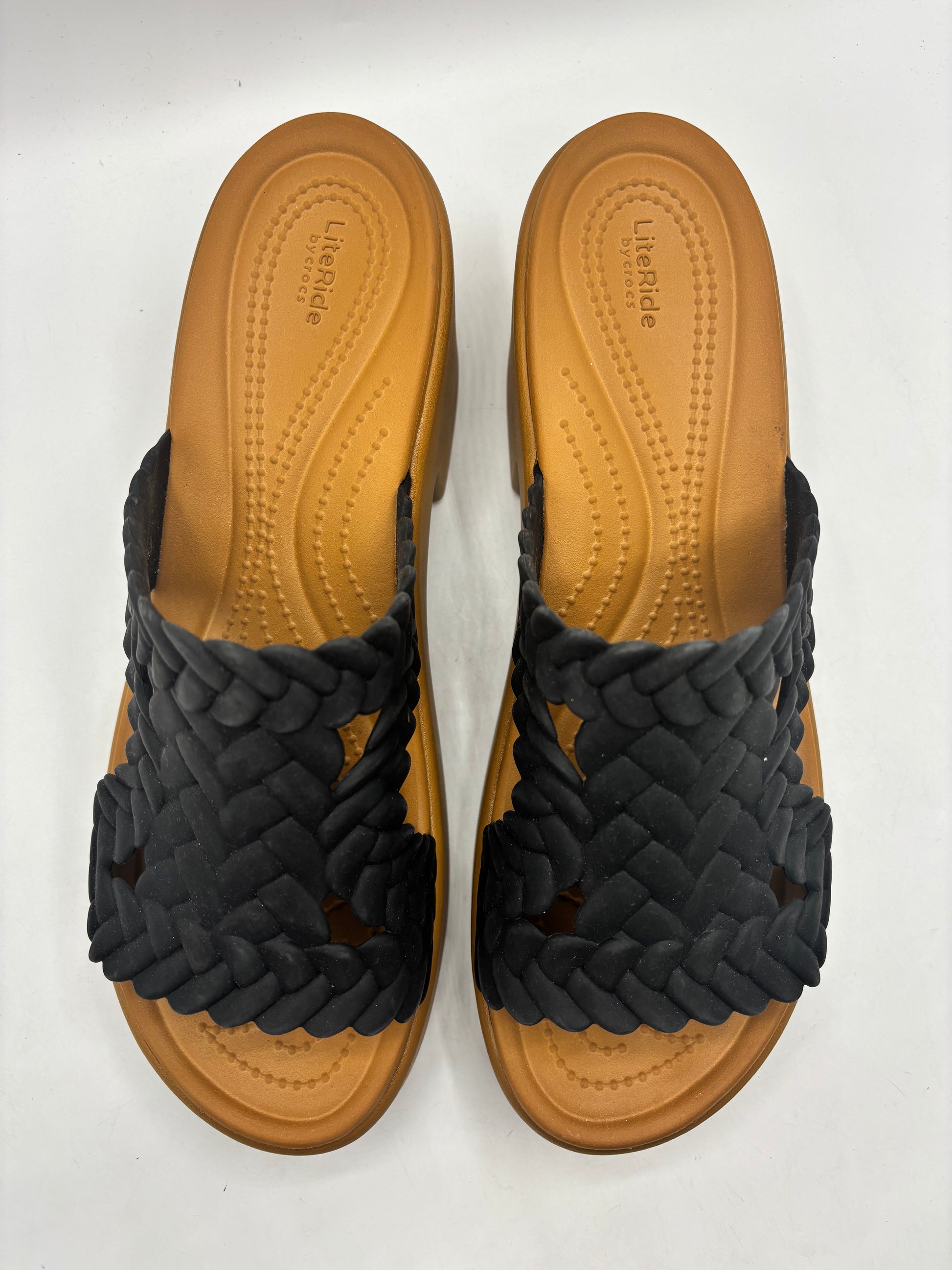 Womens Crocs Brooklyn Woven Slide Heel sandals in black (size 9)