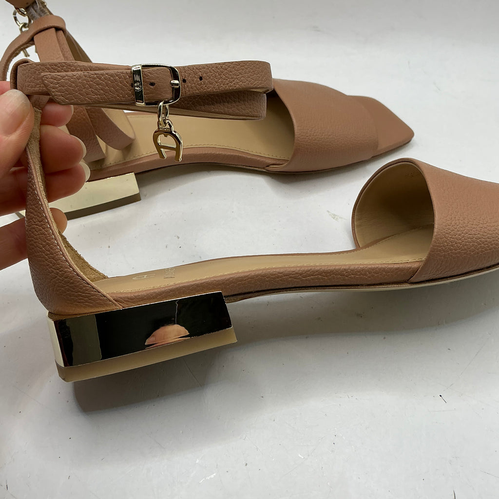 Aigner, low heeled leather sandals with ankle strap