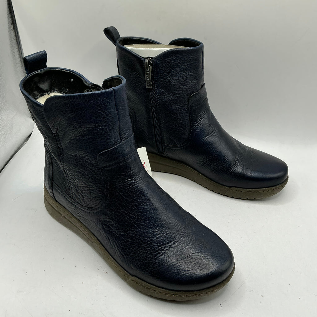 Ara, Dakota, soft navy leather ankle boots with warm wool lining