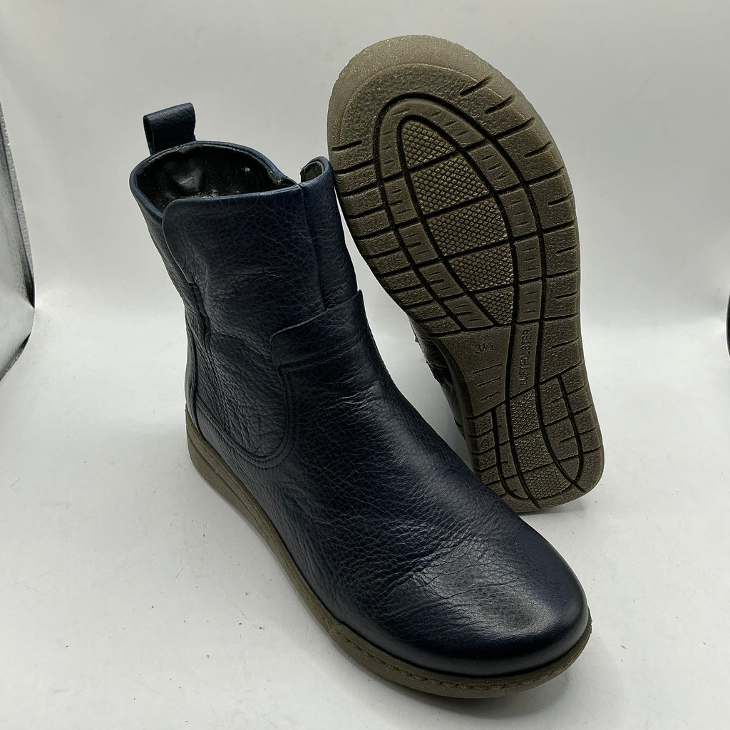 Ara, Dakota, soft navy leather ankle boots with warm wool lining