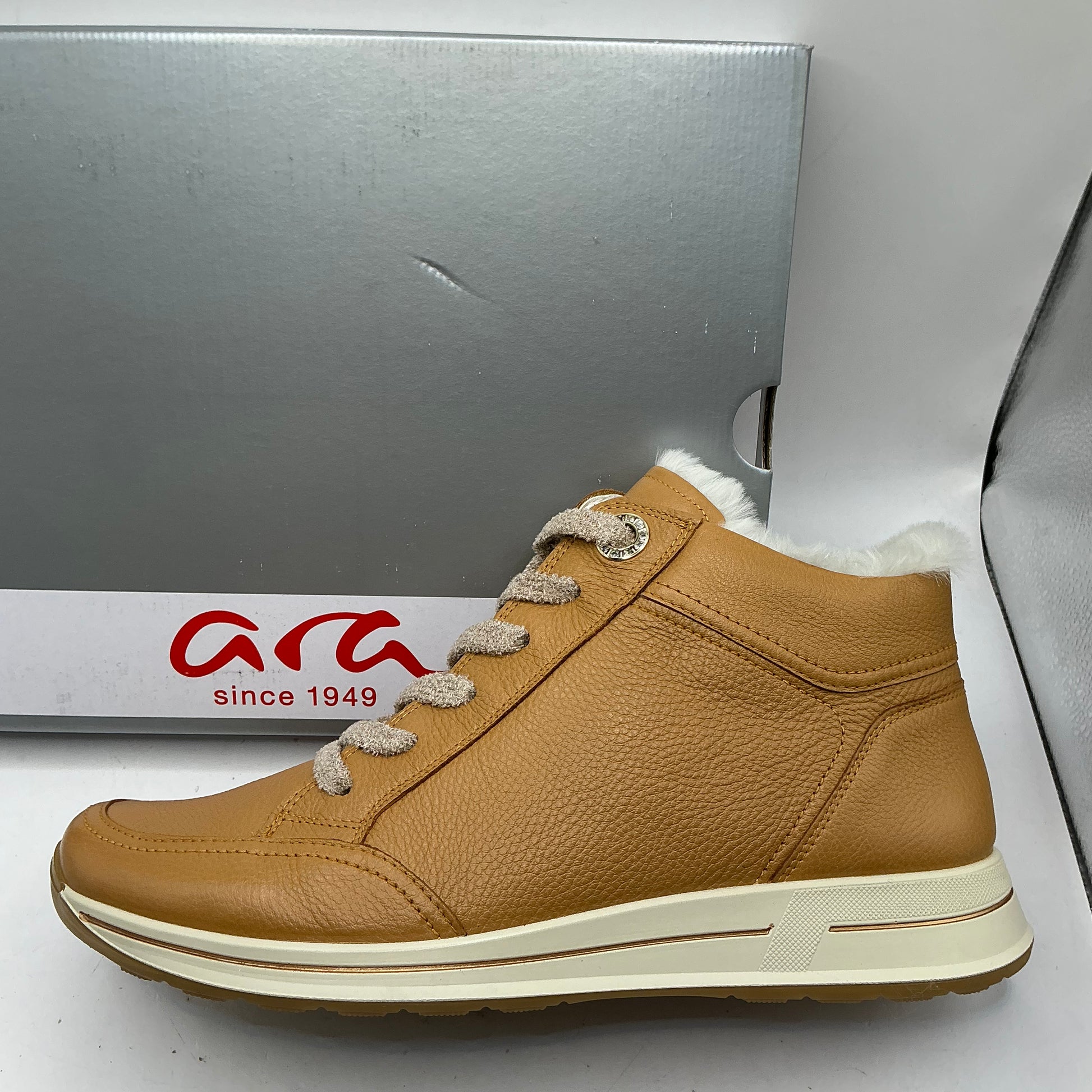 Ara, Osaka 2, caramel leather ankle boots with wool lining