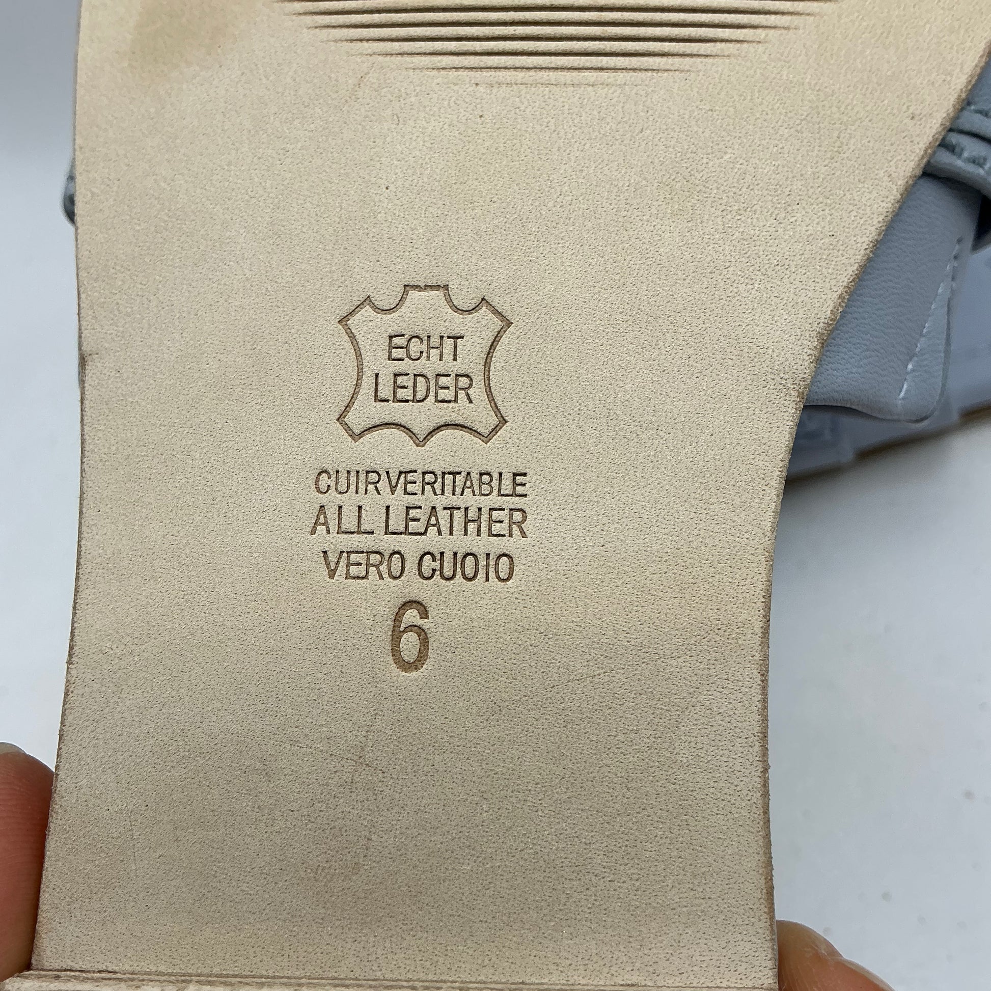 Kennel & Schmenger, Holly, beautiful all leather light blue sandals