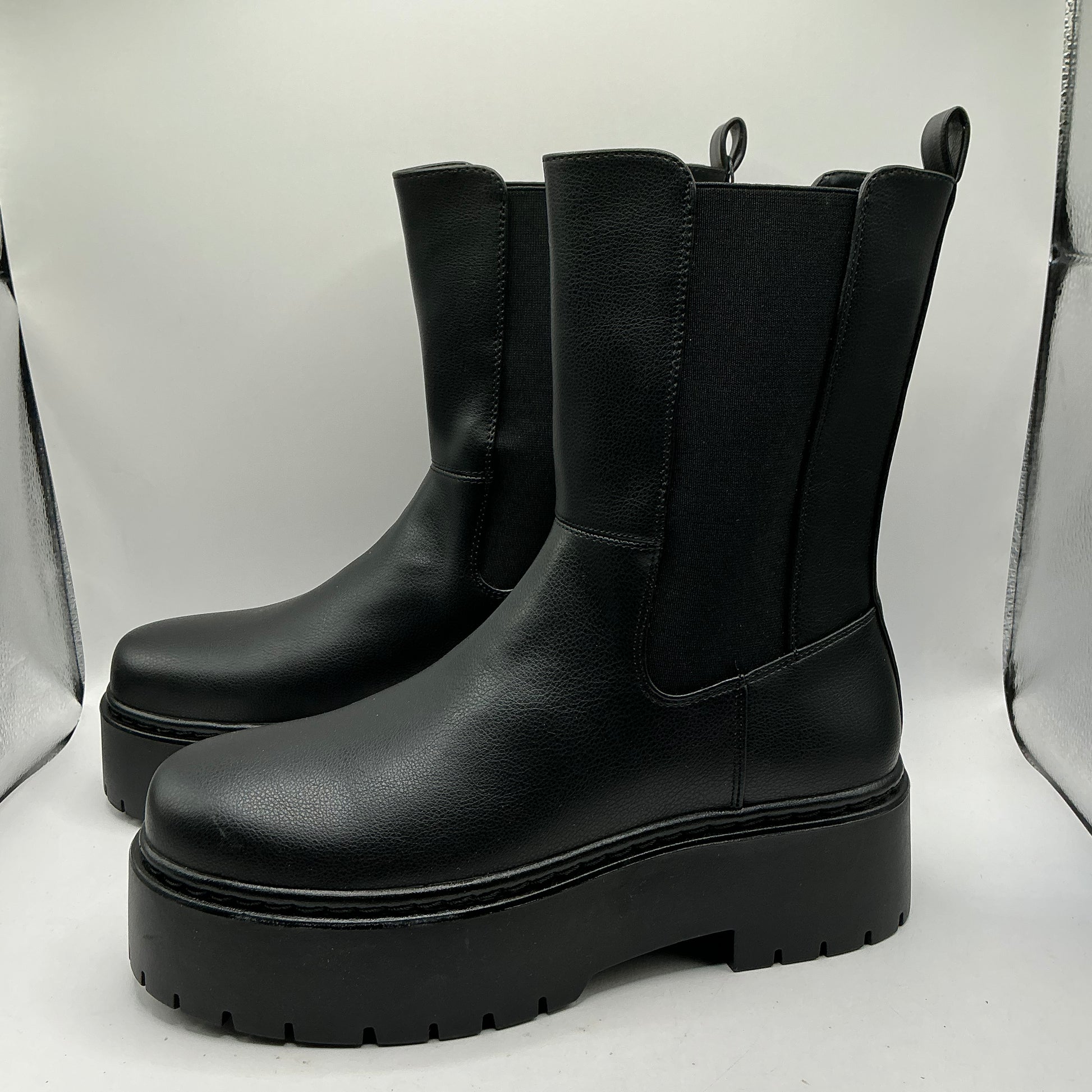 Even&Odd Chunky Chelsea Boots