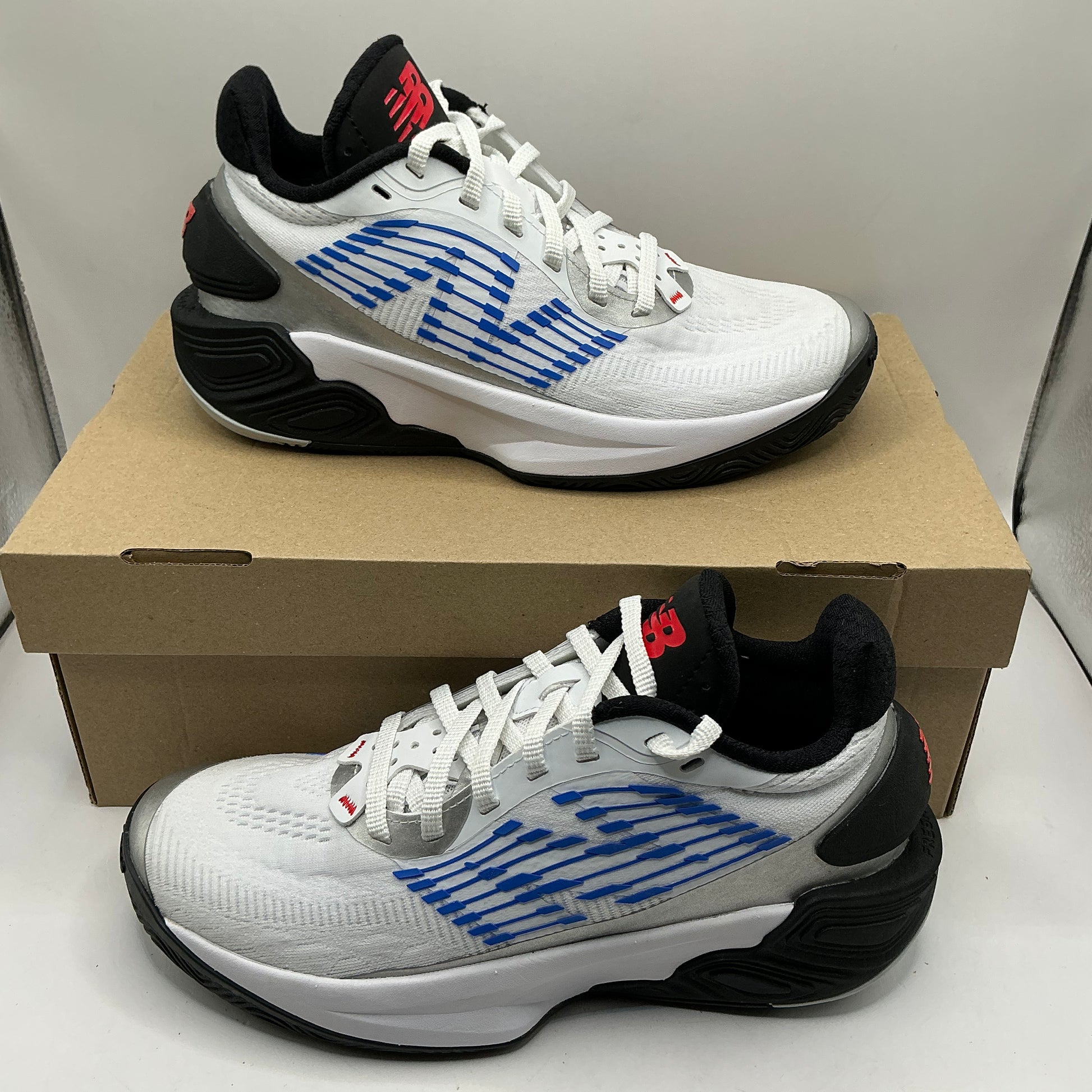 New Balance TwoWay v5 basketball trainers