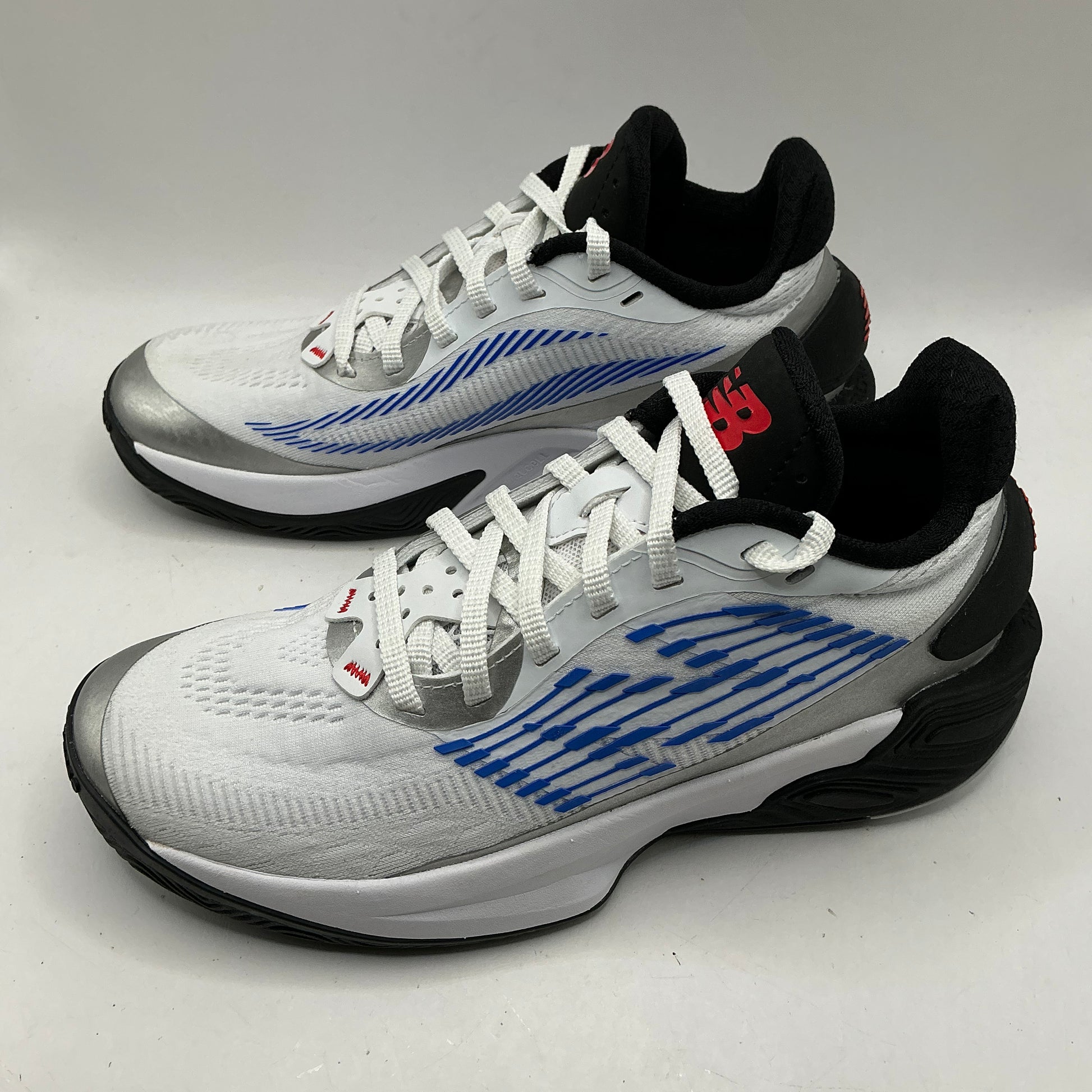 New Balance TwoWay v5 basketball trainers