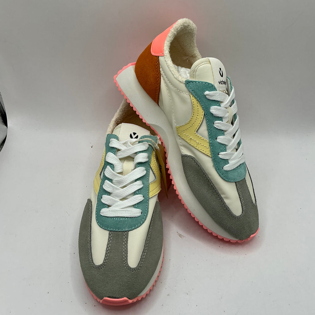 Victoria trainers