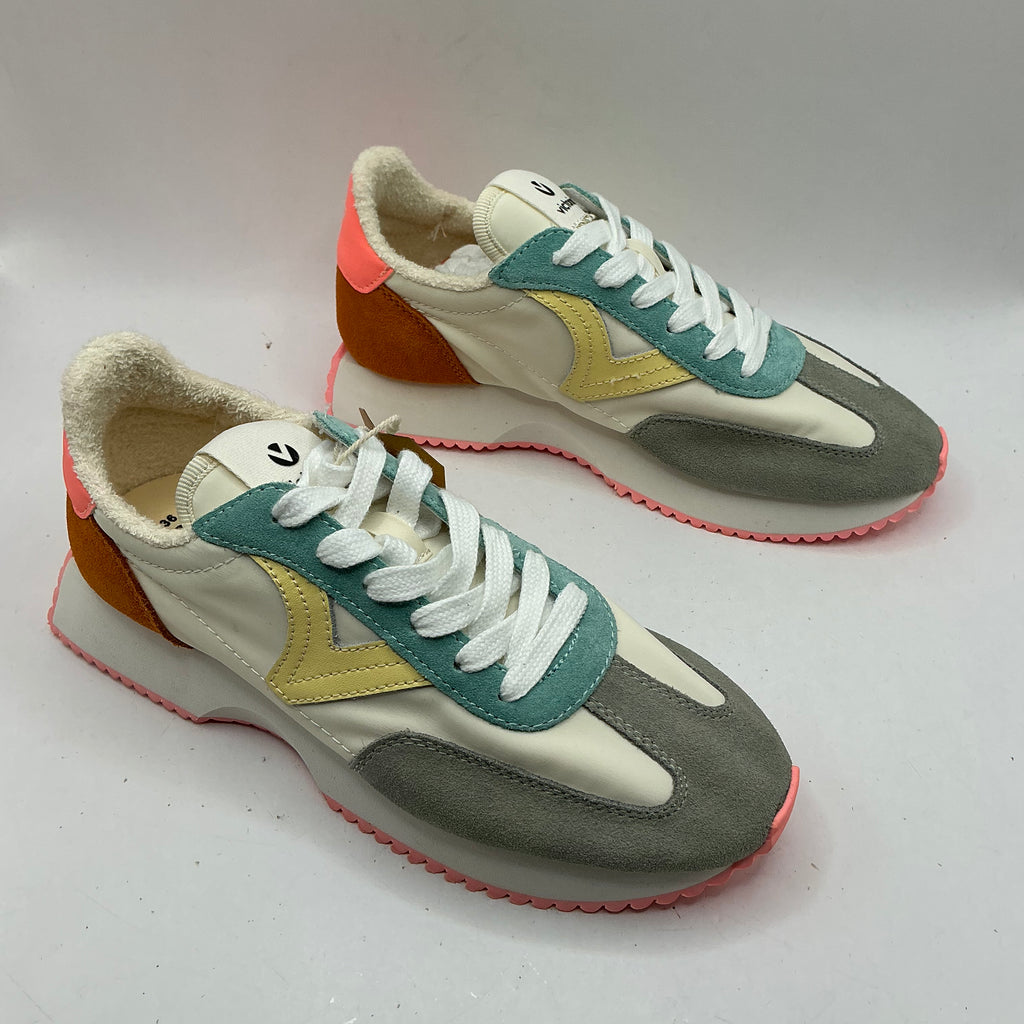 Victoria trainers