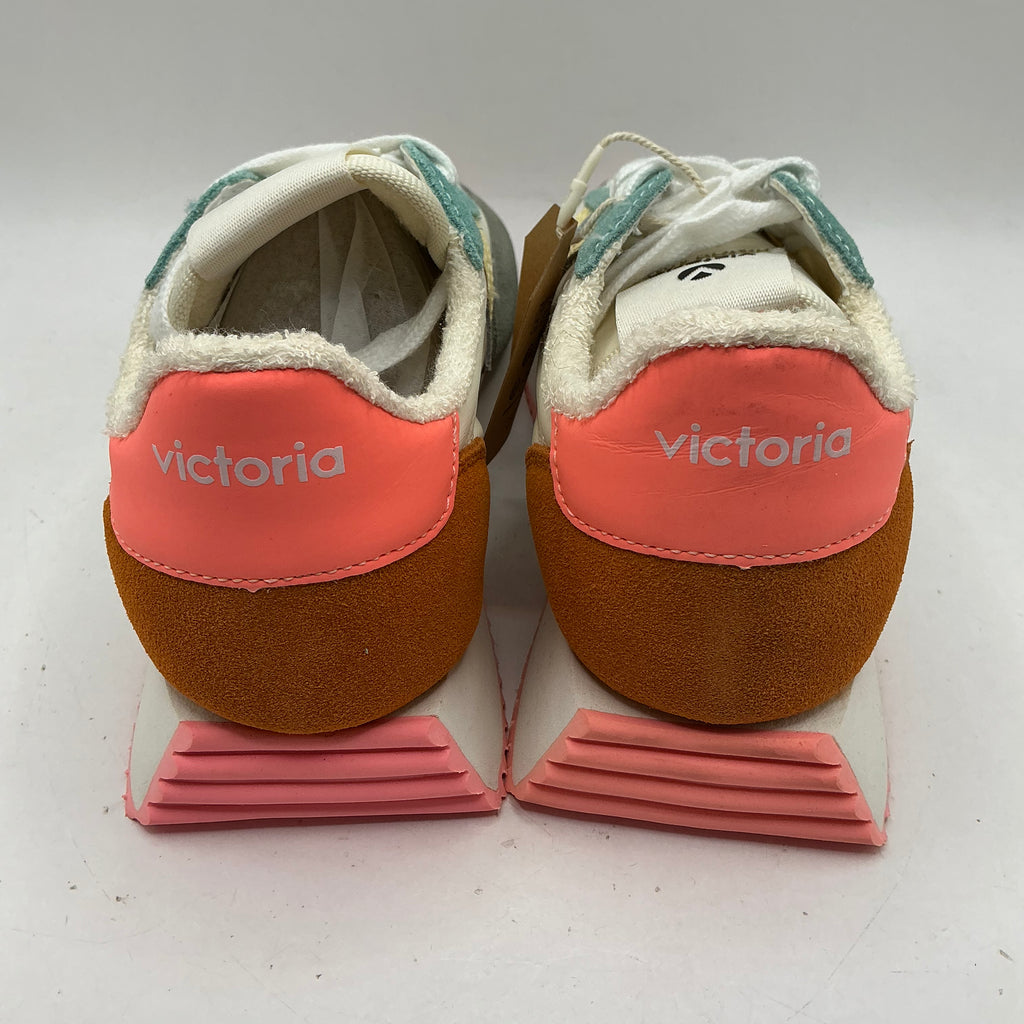 Victoria trainers