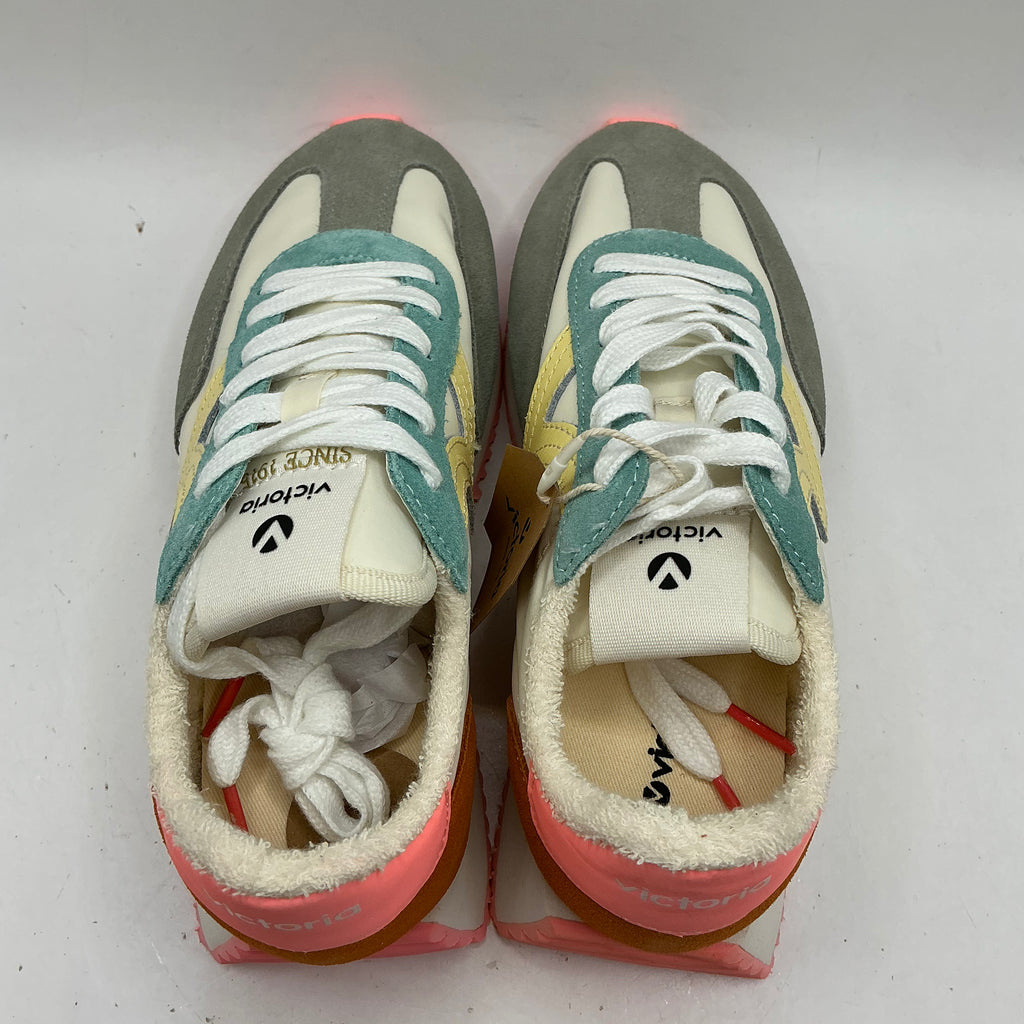 Victoria trainers