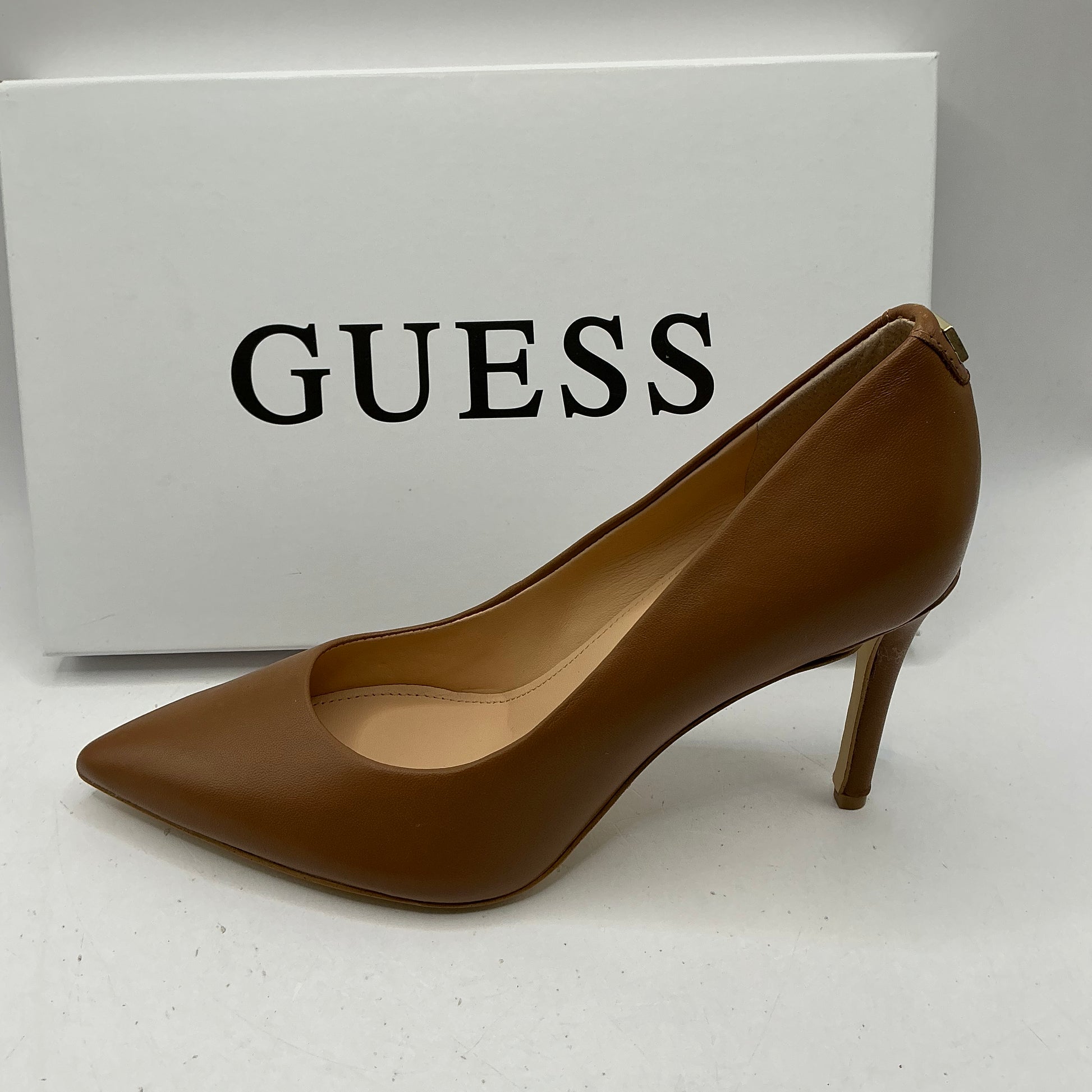 Guess leather court shoes, stilettos