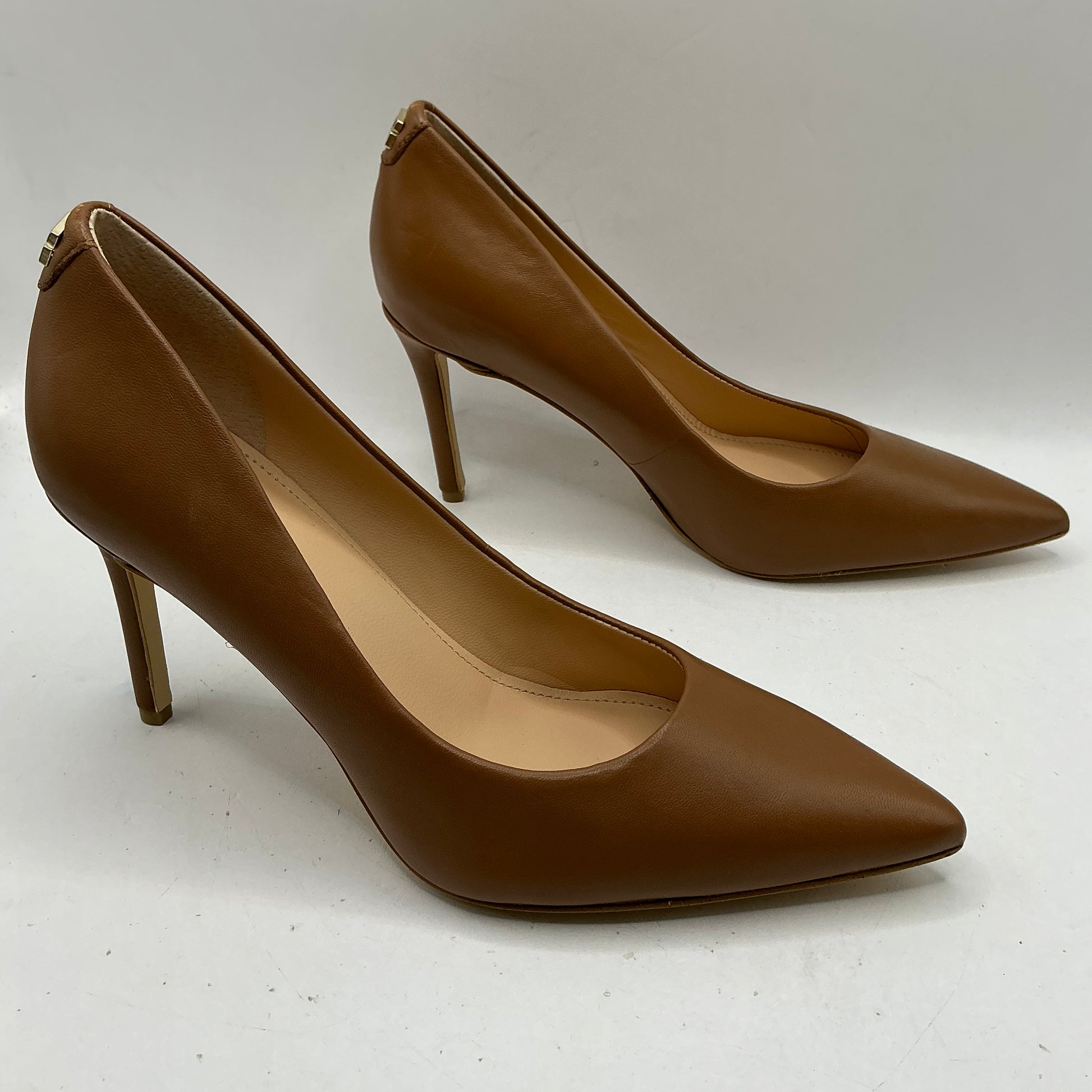 Guess leather court shoes, stilettos
