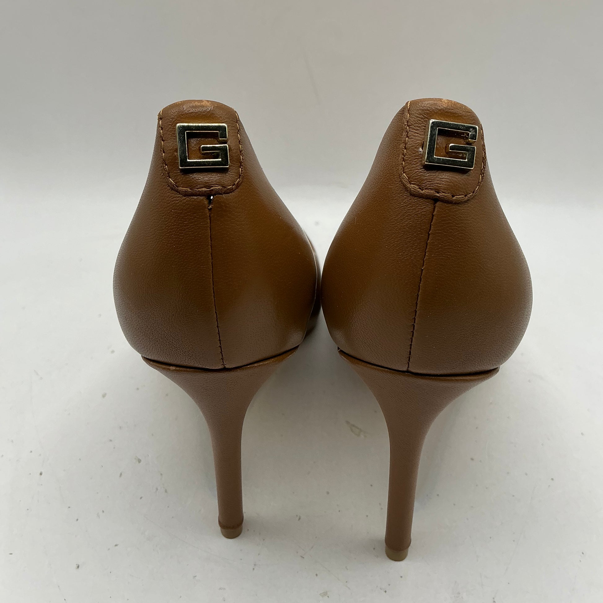 Guess leather court shoes, stilettos