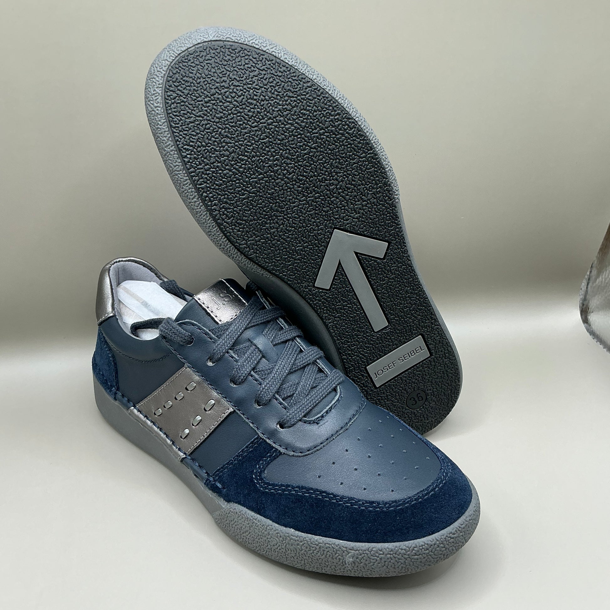 Josef Seibel, Claire 27, navy leather trainers
